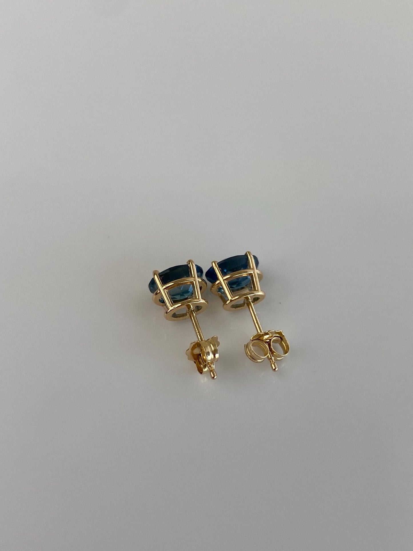 Vintage Solid 14k Yellow Gold Topaz Stud Earrings
