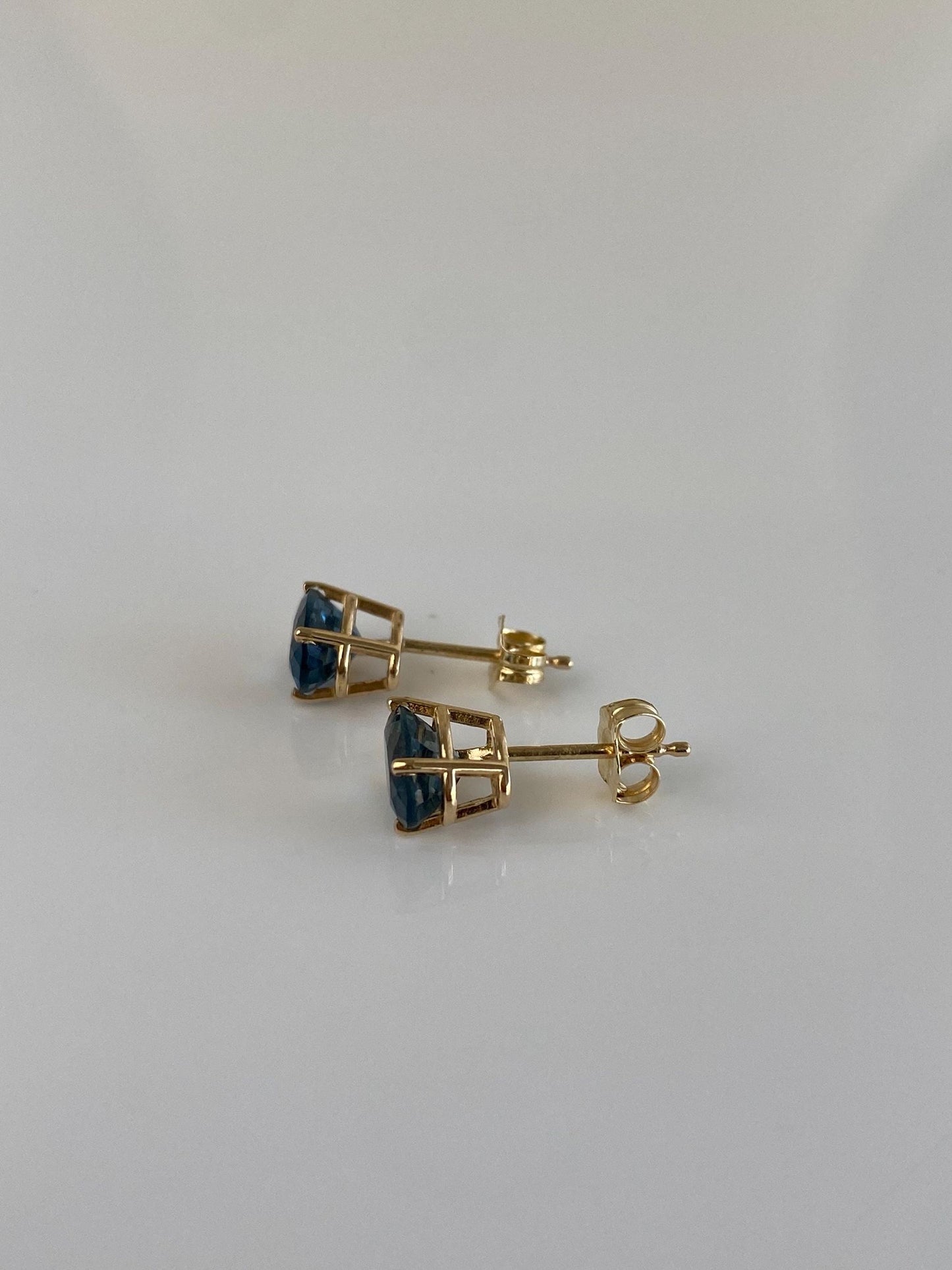 Vintage Solid 14k Yellow Gold Topaz Stud Earrings