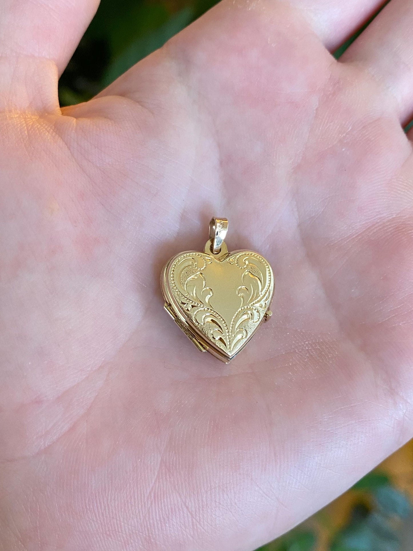 Vintage Solid 14k Yellow Gold Engraved Heart Locket Charm