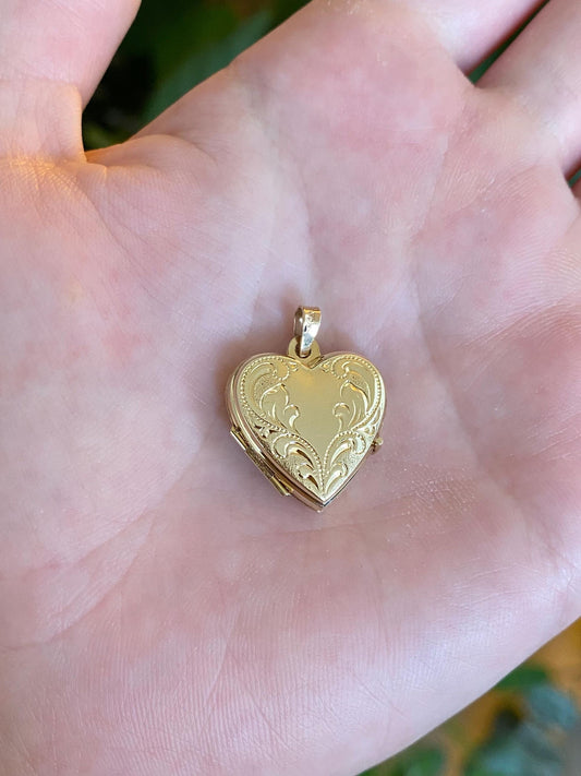 Vintage Solid 14k Yellow Gold Engraved Heart Locket Charm