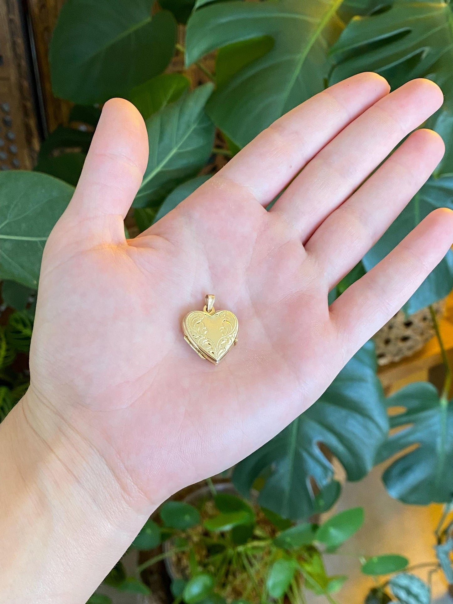 Vintage Solid 14k Yellow Gold Engraved Heart Locket Charm