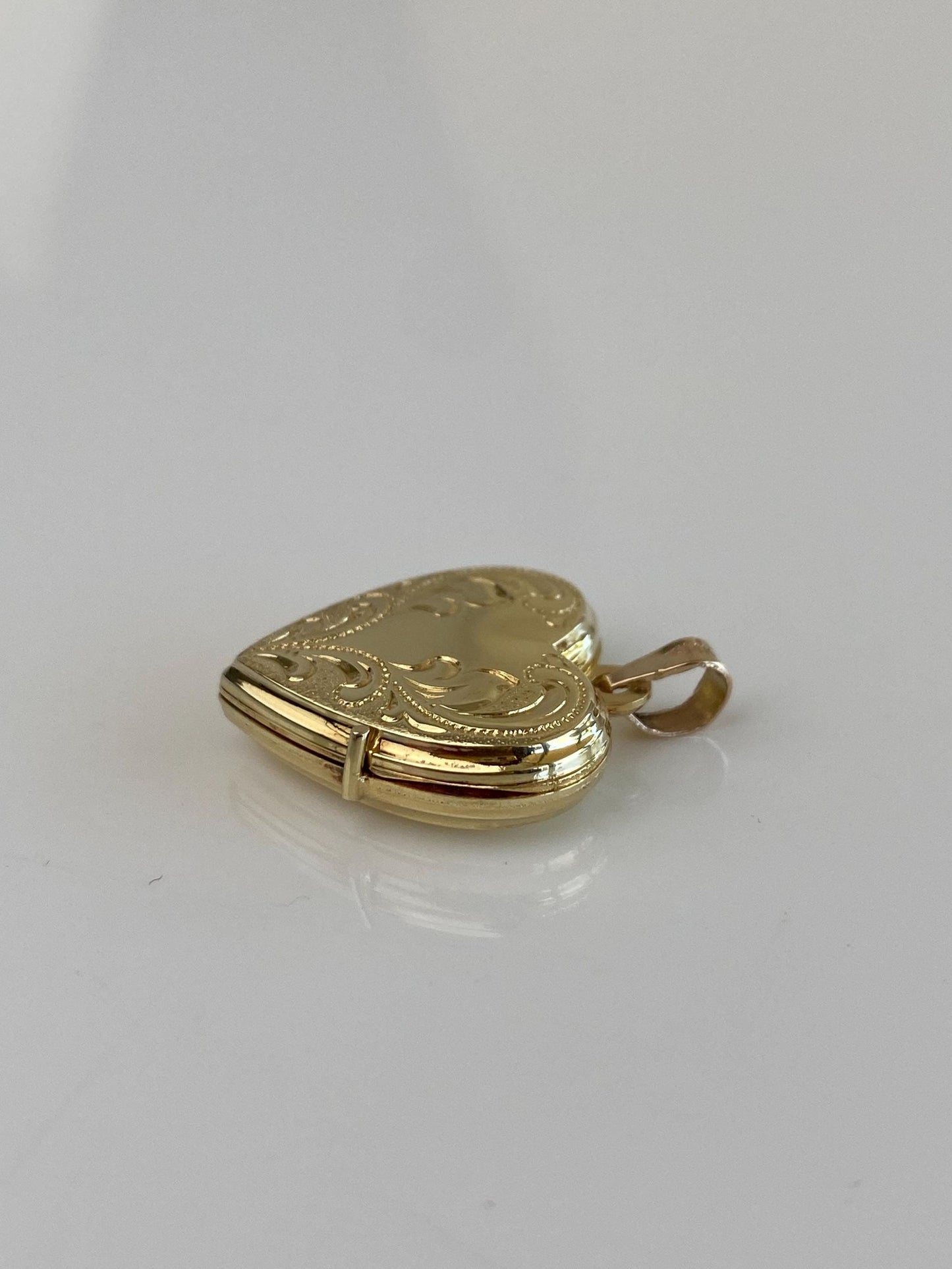 Vintage Solid 14k Yellow Gold Engraved Heart Locket Charm