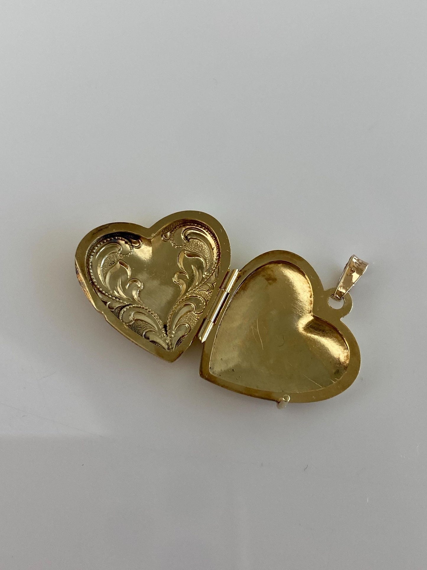 Vintage Solid 14k Yellow Gold Engraved Heart Locket Charm