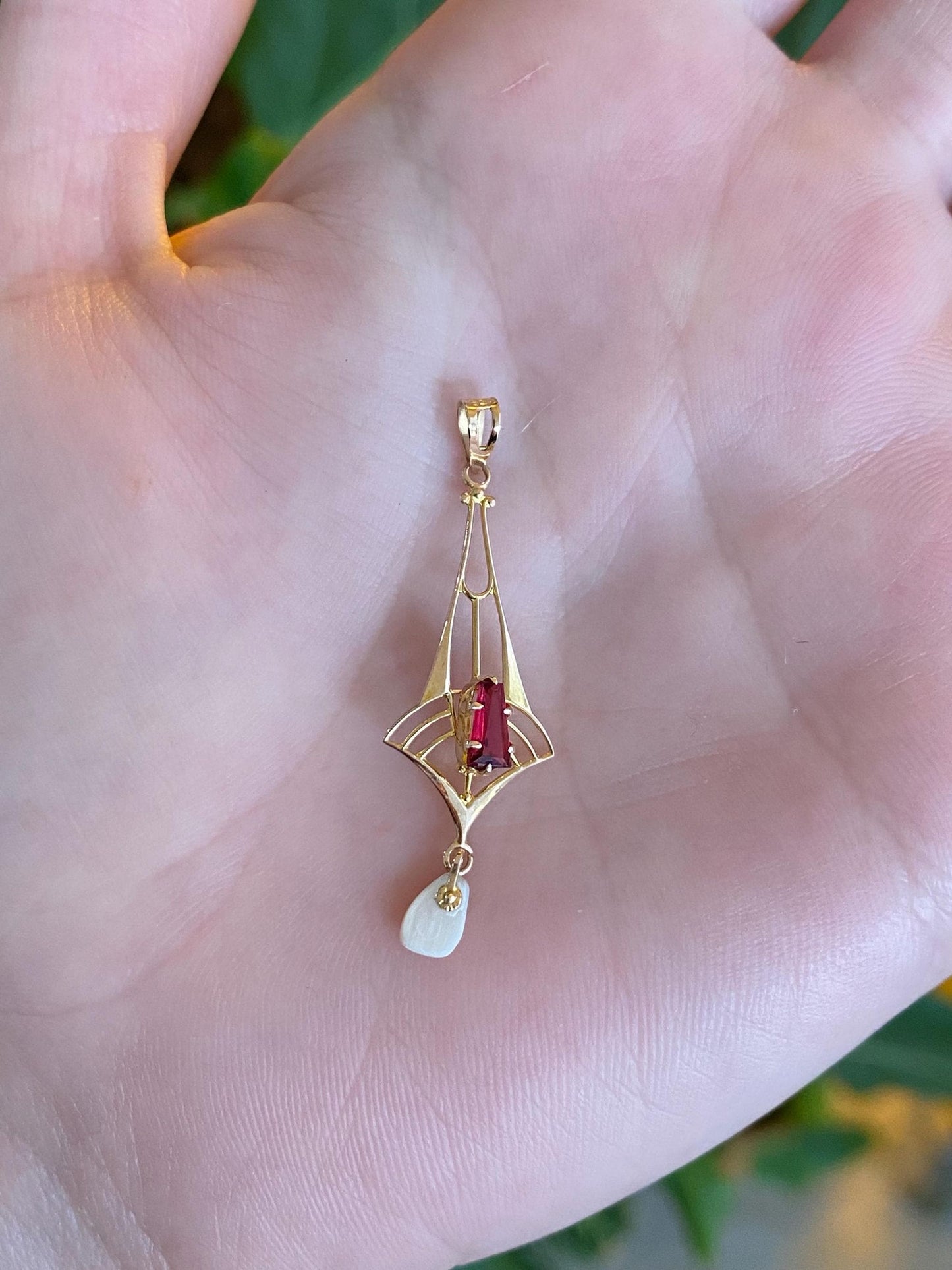 Vintage Solid 10k Yellow Gold Pink Cubic Zirconia Pearl Charm