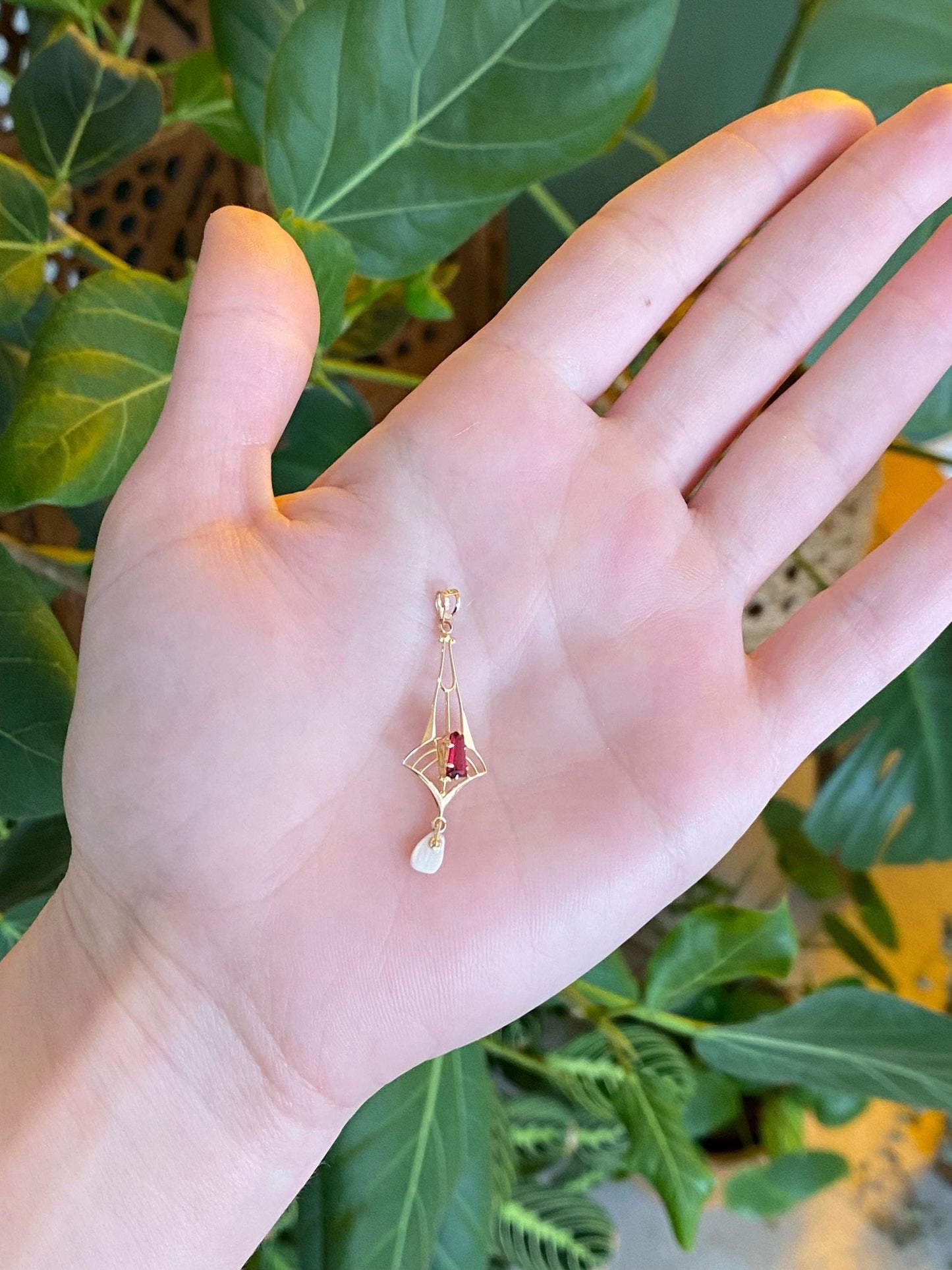 Vintage Solid 10k Yellow Gold Pink Cubic Zirconia Pearl Charm