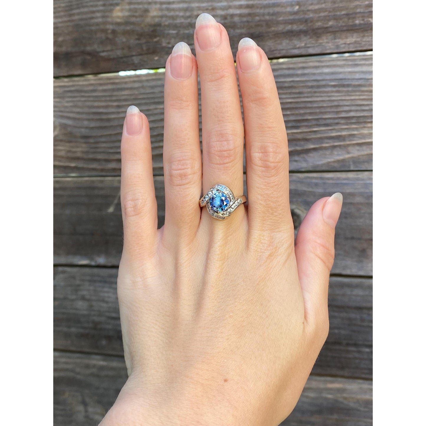 Solid 14k White Gold Cubic Zirconia Ring - Size 7