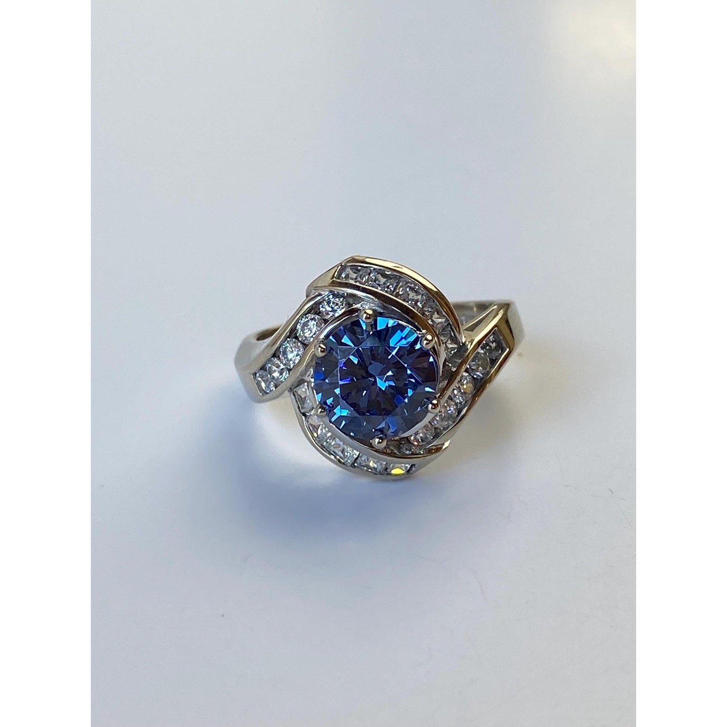 Solid 14k White Gold Cubic Zirconia Ring - Size 7