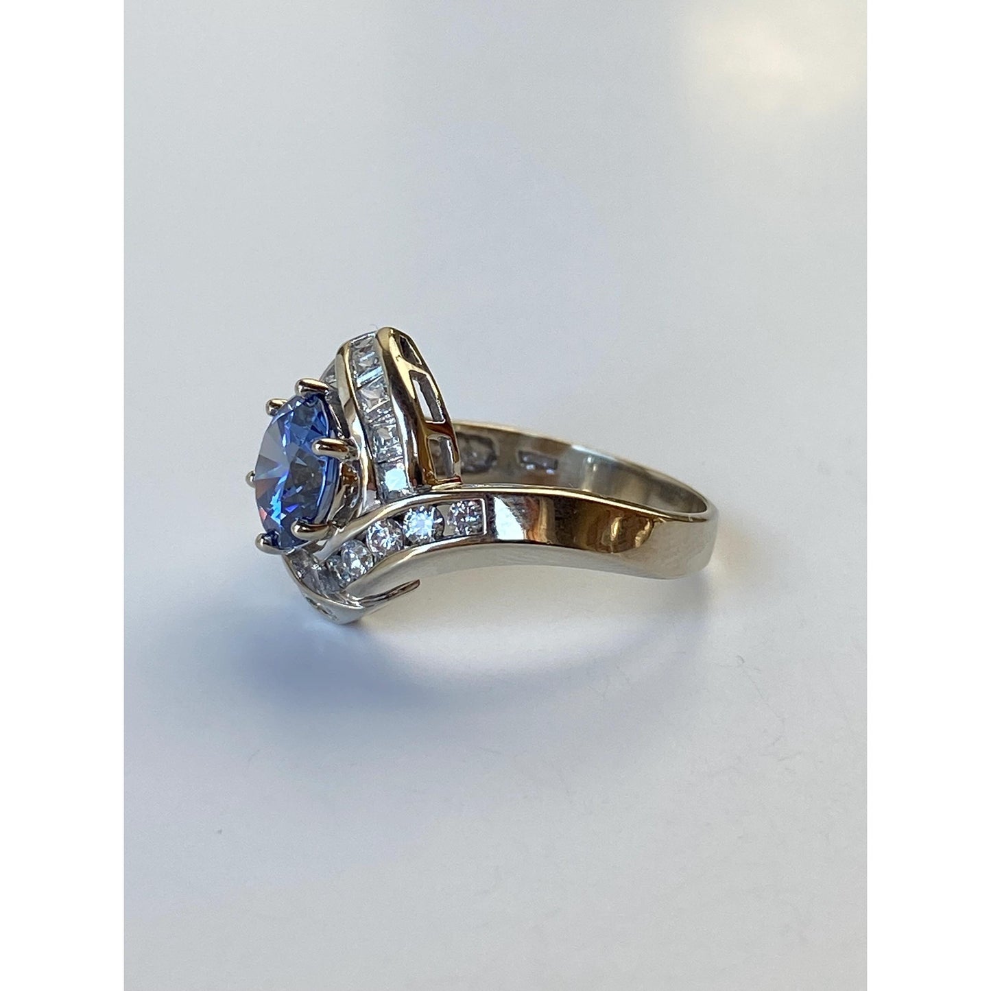 Solid 14k White Gold Cubic Zirconia Ring - Size 7