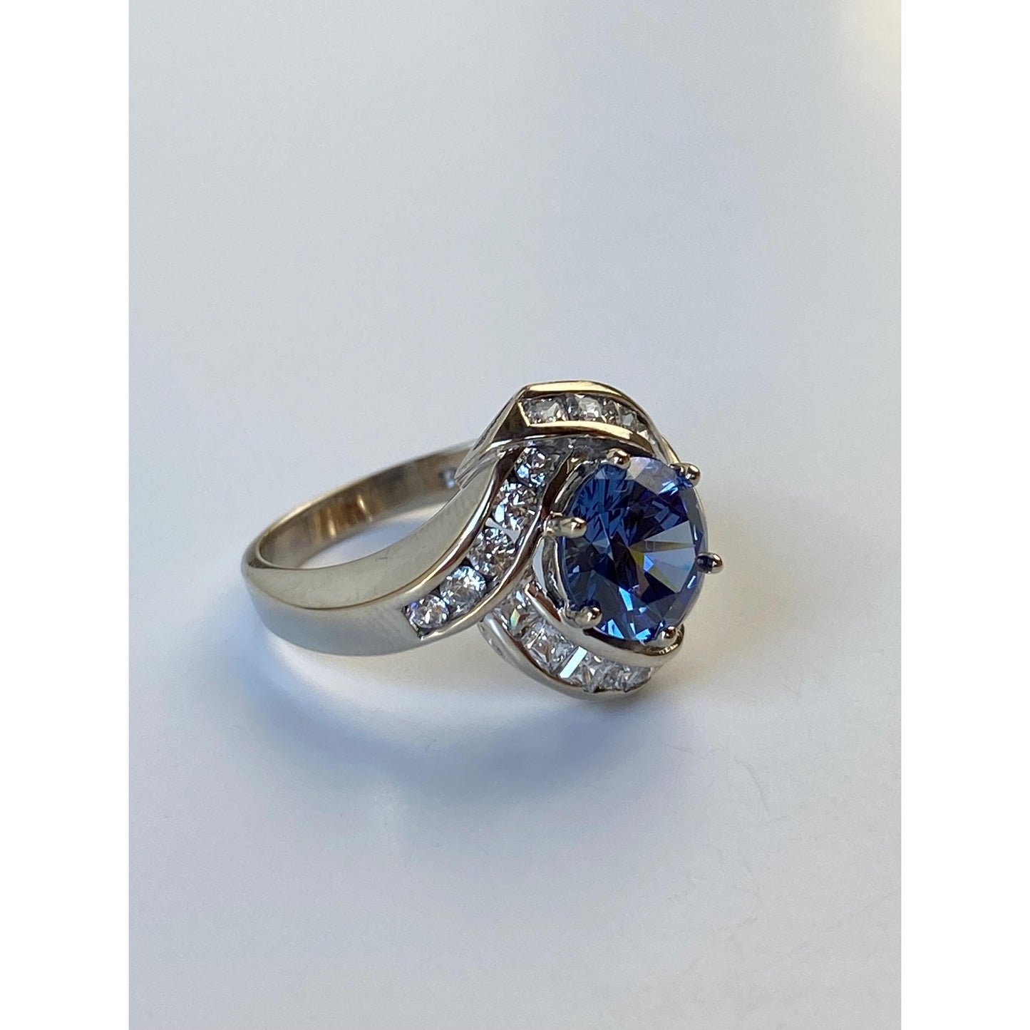 Solid 14k White Gold Cubic Zirconia Ring - Size 7