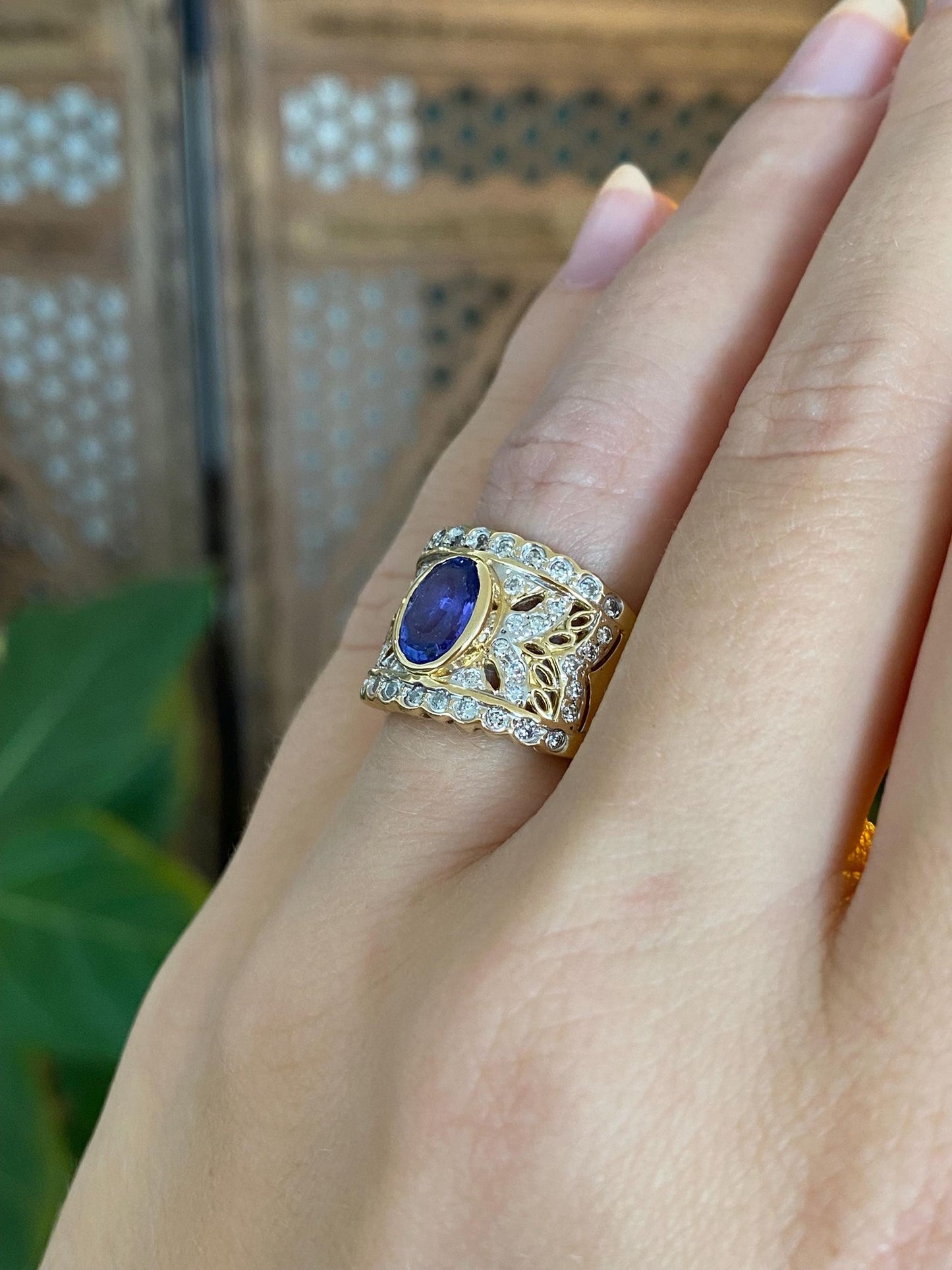 Solid 18k White & Yellow Gold Diamonds Tanzanite Ring Band - Size 4.75