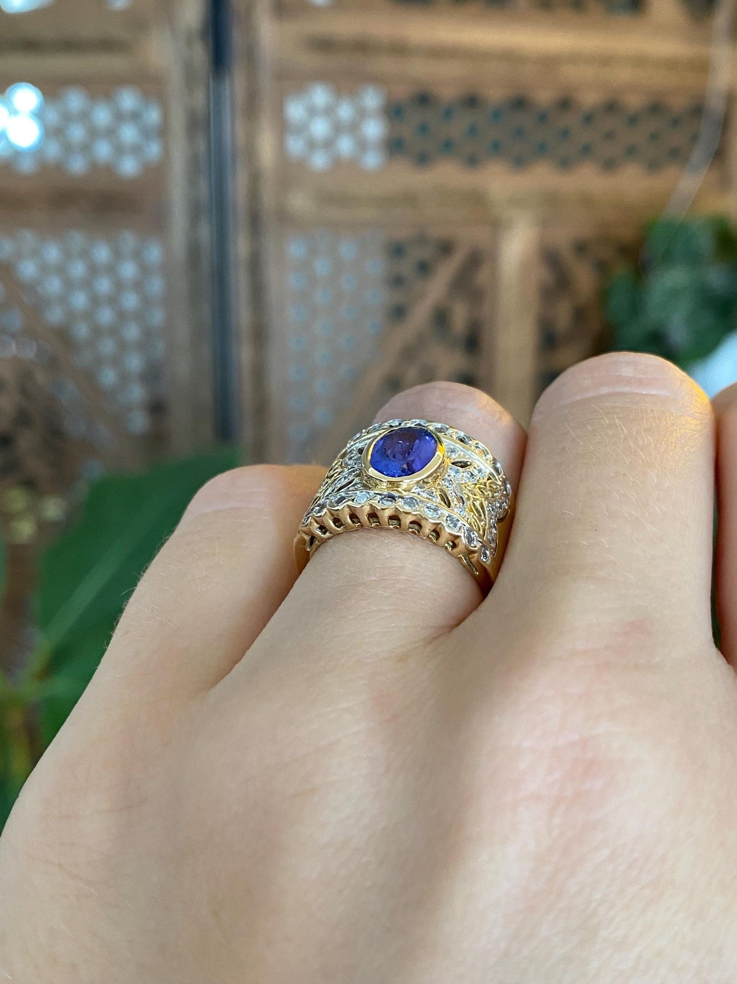 Solid 18k White & Yellow Gold Diamonds Tanzanite Ring Band - Size 4.75