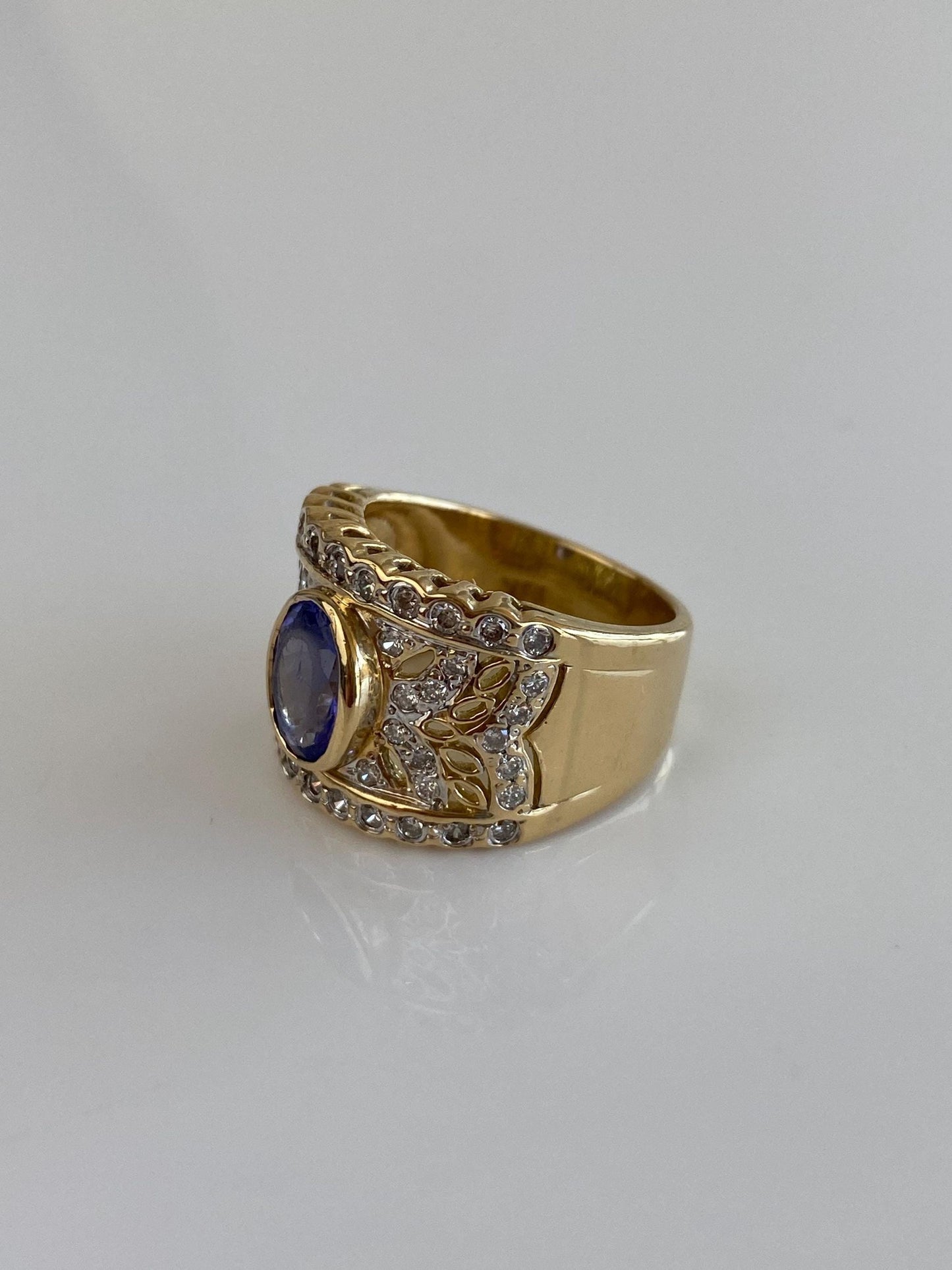Solid 18k White & Yellow Gold Diamonds Tanzanite Ring Band - Size 4.75