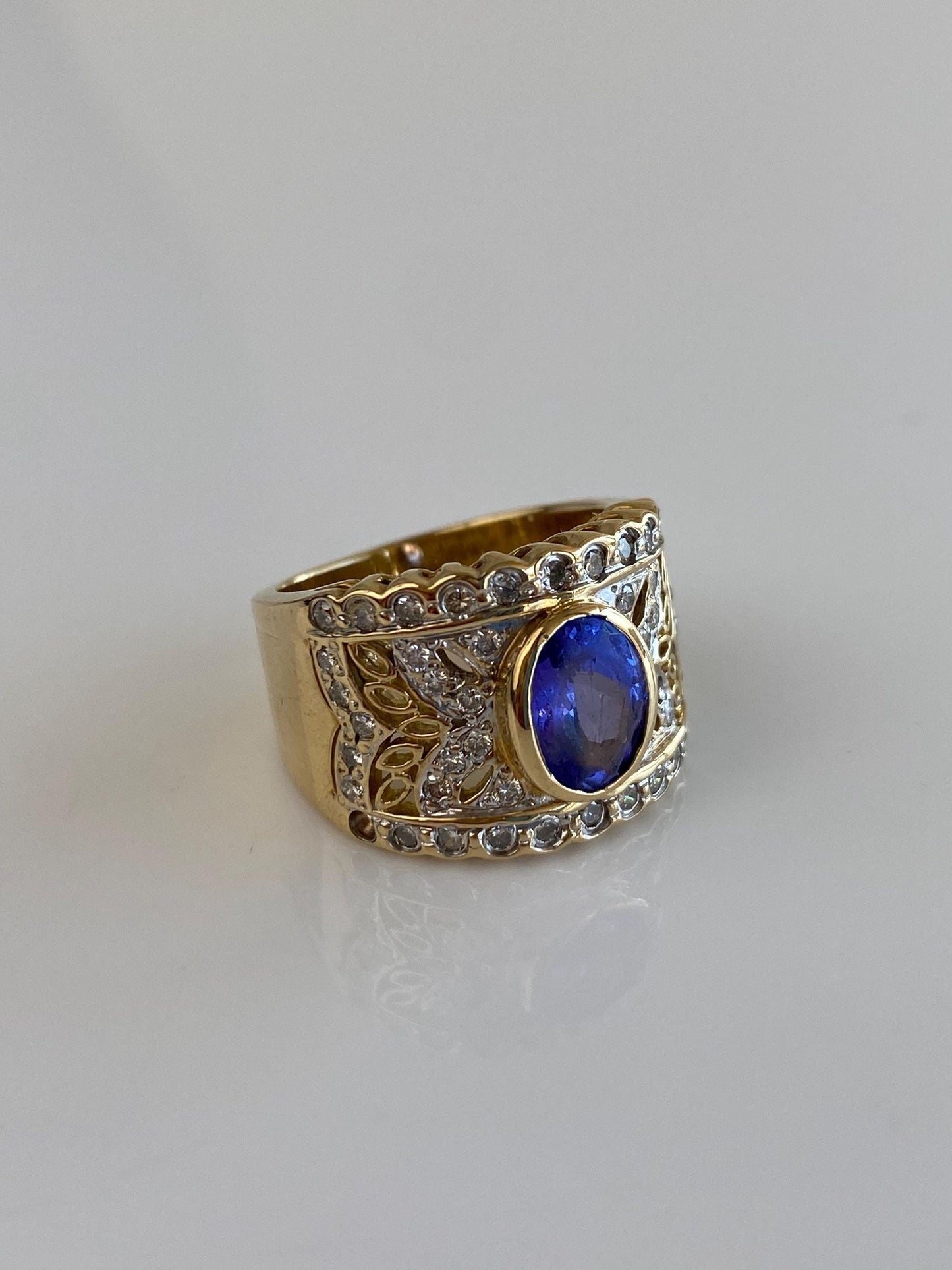 Solid 18k White & Yellow Gold Diamonds Tanzanite Ring Band - Size 4.75