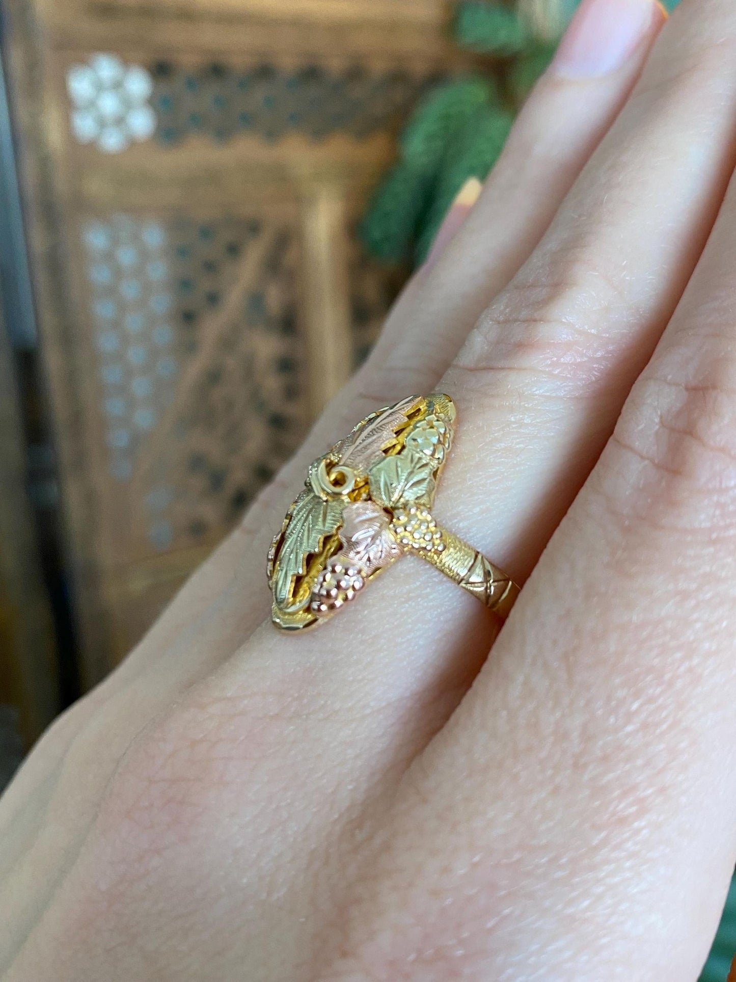 Vintage Solid 10k Black Hills Gold Leaf Marquis Ring - Size 7
