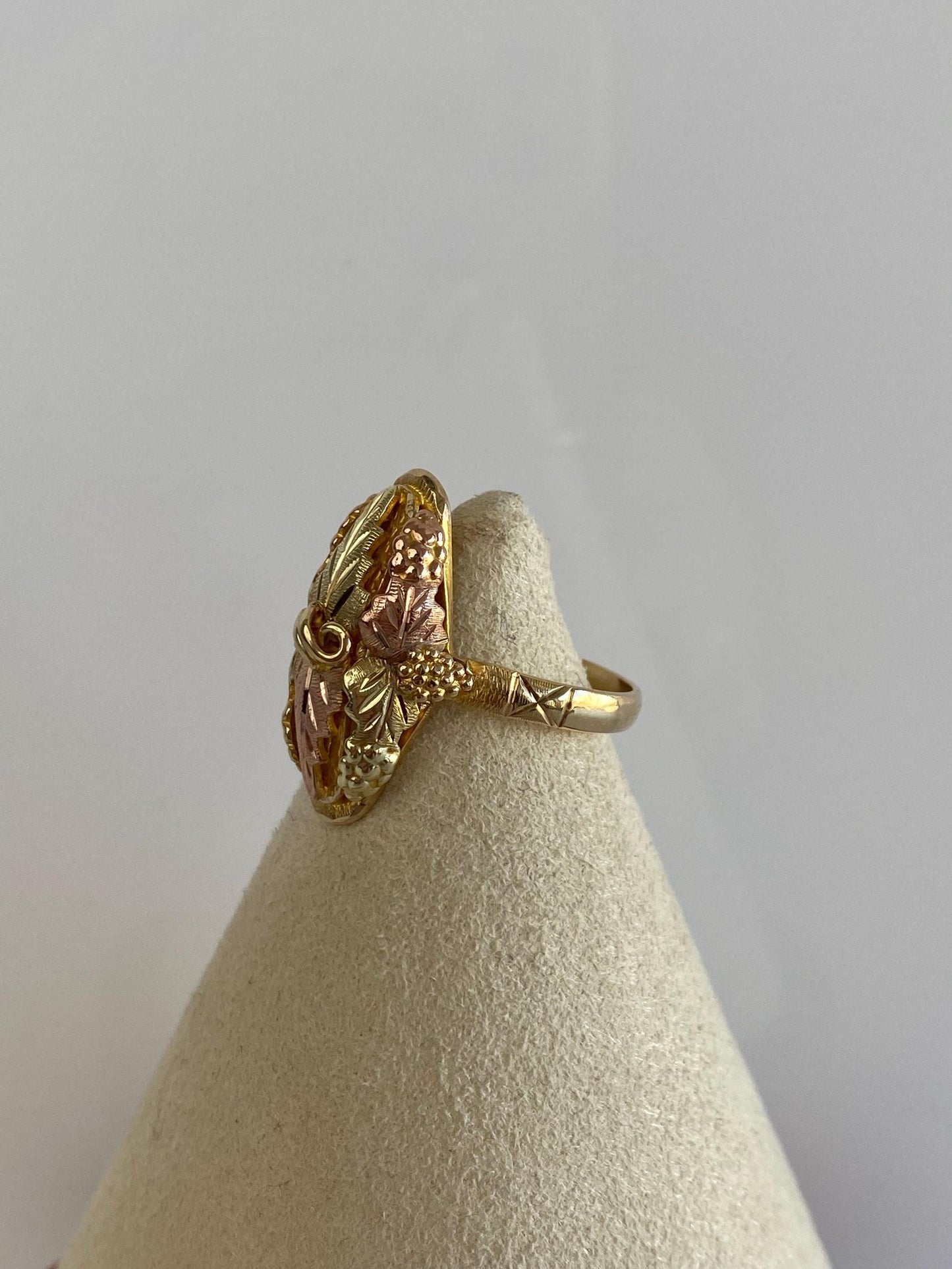 Vintage Solid 10k Black Hills Gold Leaf Marquis Ring - Size 7