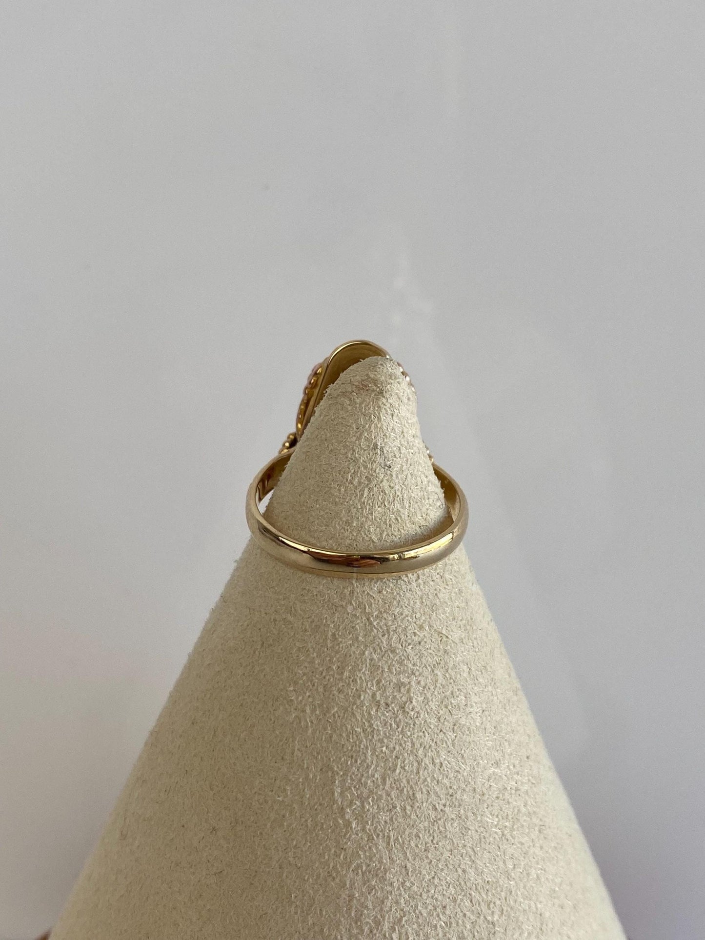 Vintage Solid 10k Black Hills Gold Leaf Marquis Ring - Size 7