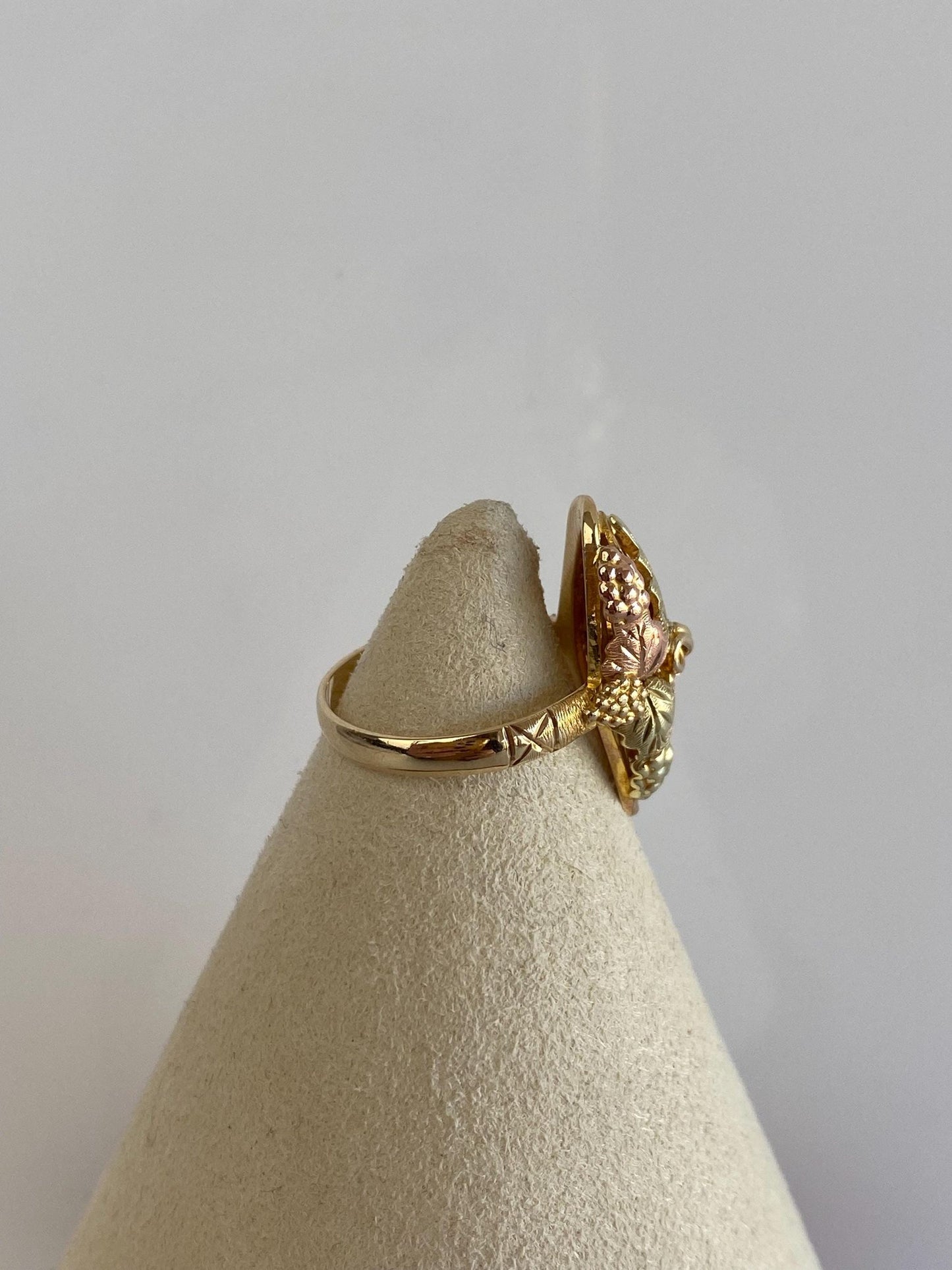 Vintage Solid 10k Black Hills Gold Leaf Marquis Ring - Size 7