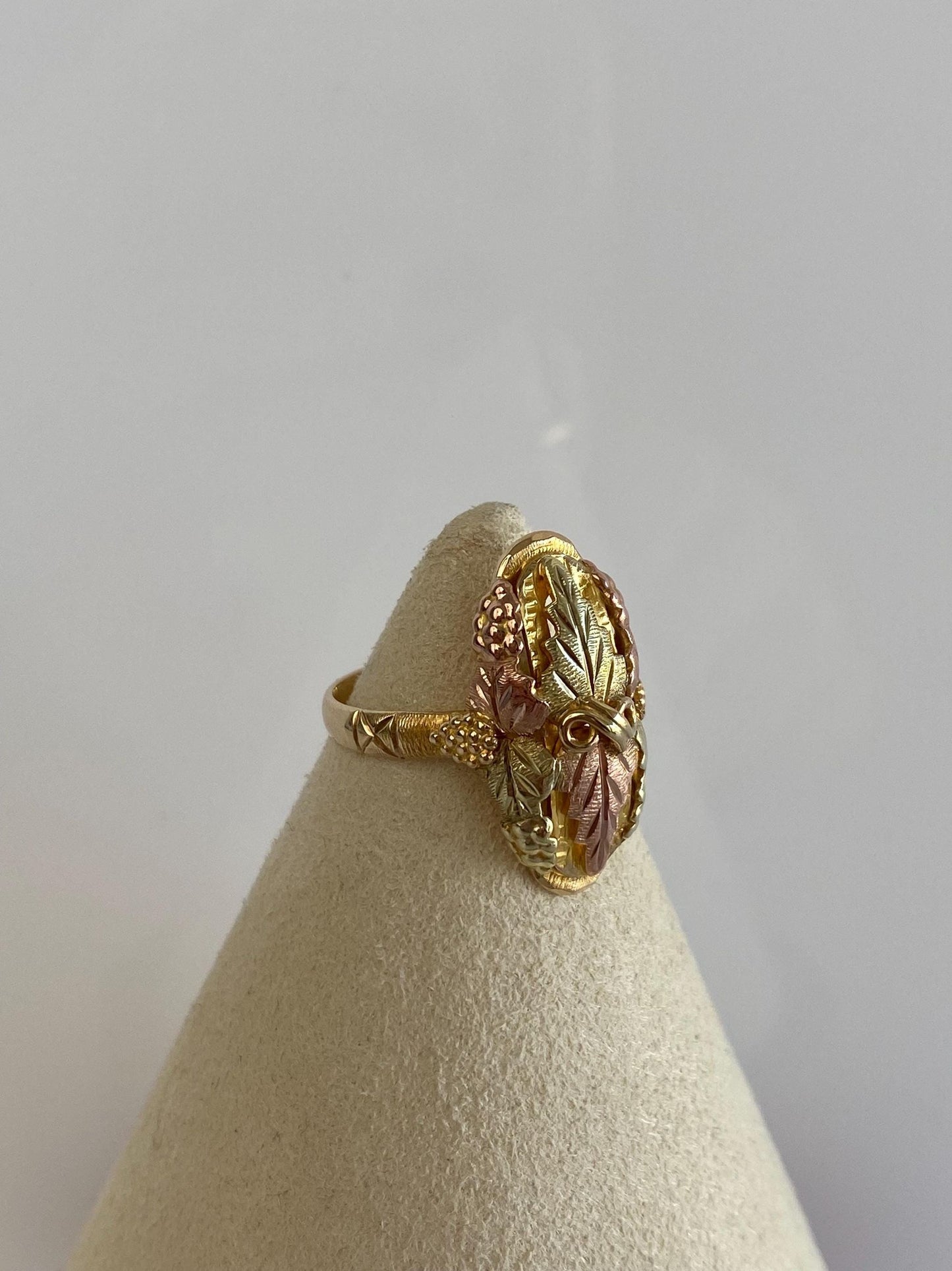 Vintage Solid 10k Black Hills Gold Leaf Marquis Ring - Size 7