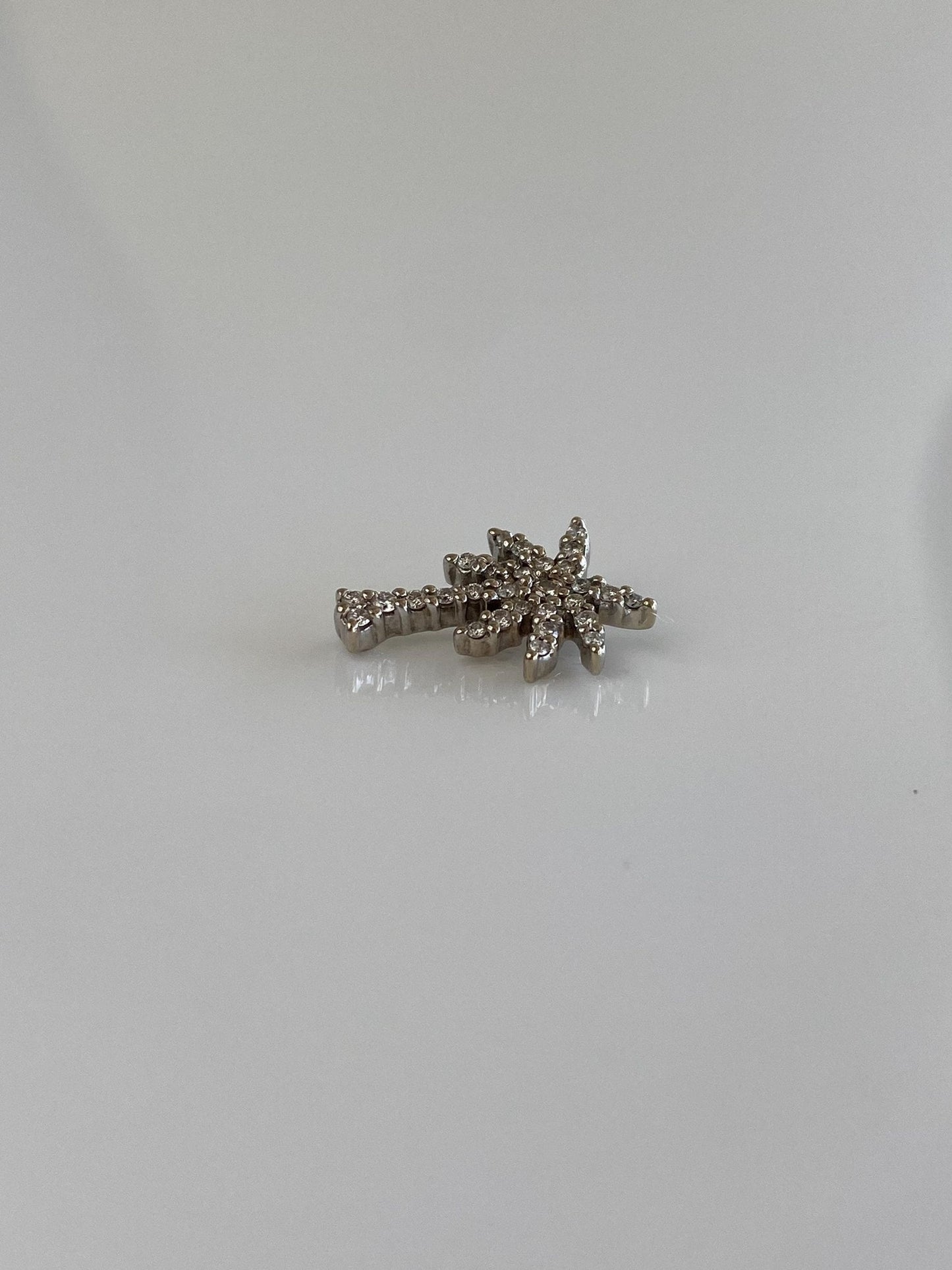 Vintage Solid 18k White Gold Diamonds Palm Tree Charm