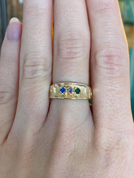 Vintage Solid 14k Yellow Gold Emerald Blue Quartz Iolite Ring Band - Size 6