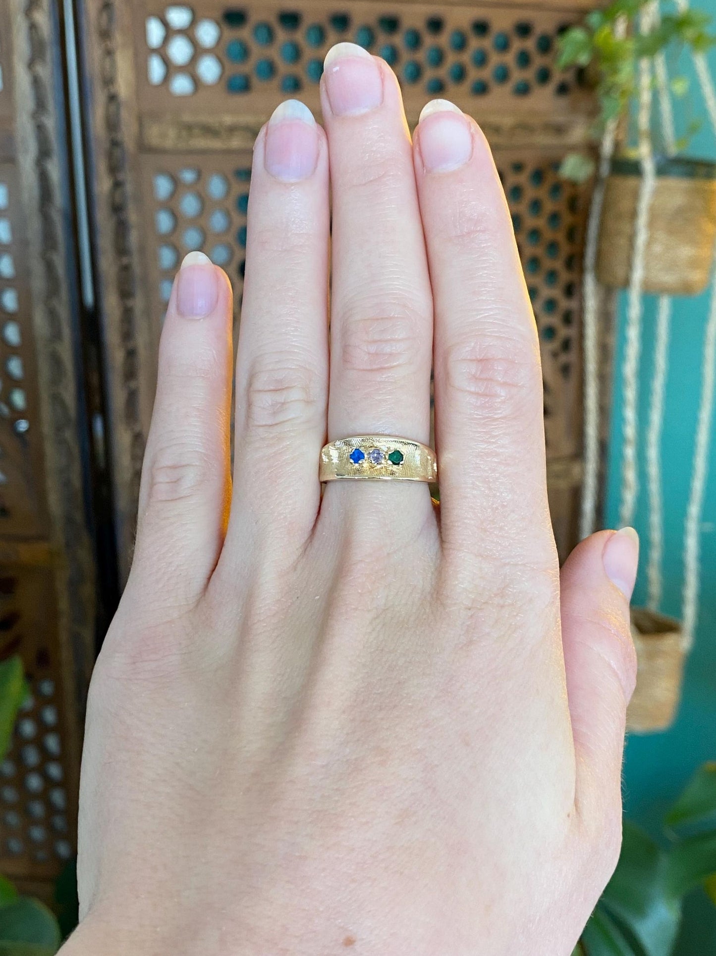 Vintage Solid 14k Yellow Gold Emerald Blue Quartz Iolite Ring Band - Size 6