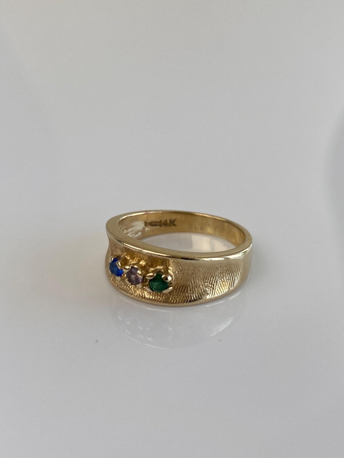 Vintage Solid 14k Yellow Gold Emerald Blue Quartz Iolite Ring Band - Size 6