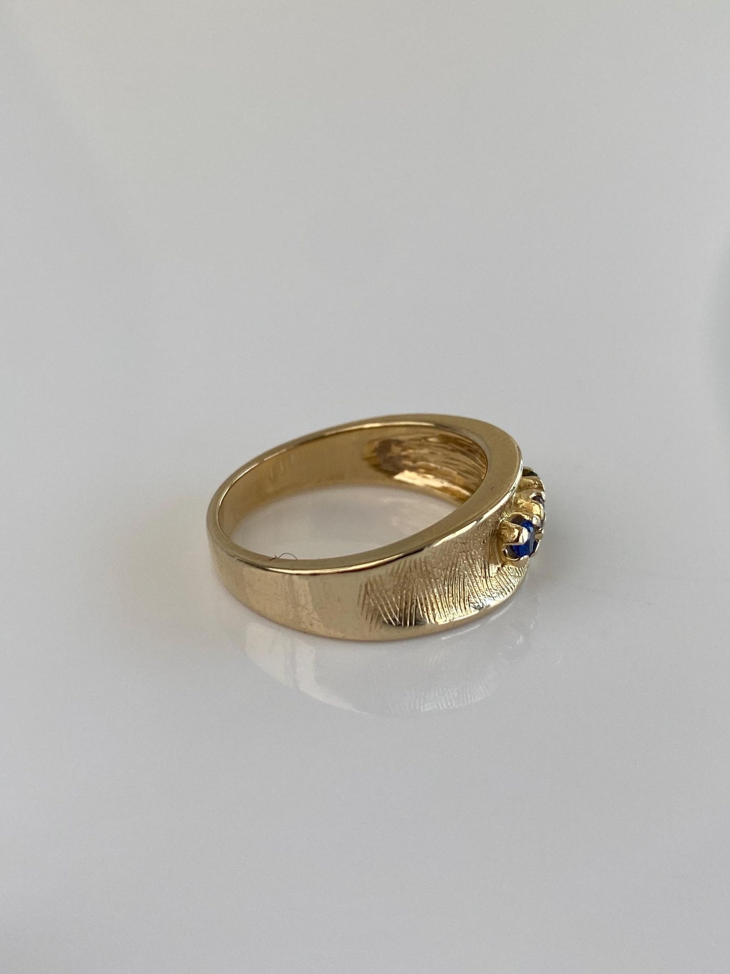 Vintage Solid 14k Yellow Gold Emerald Blue Quartz Iolite Ring Band - Size 6