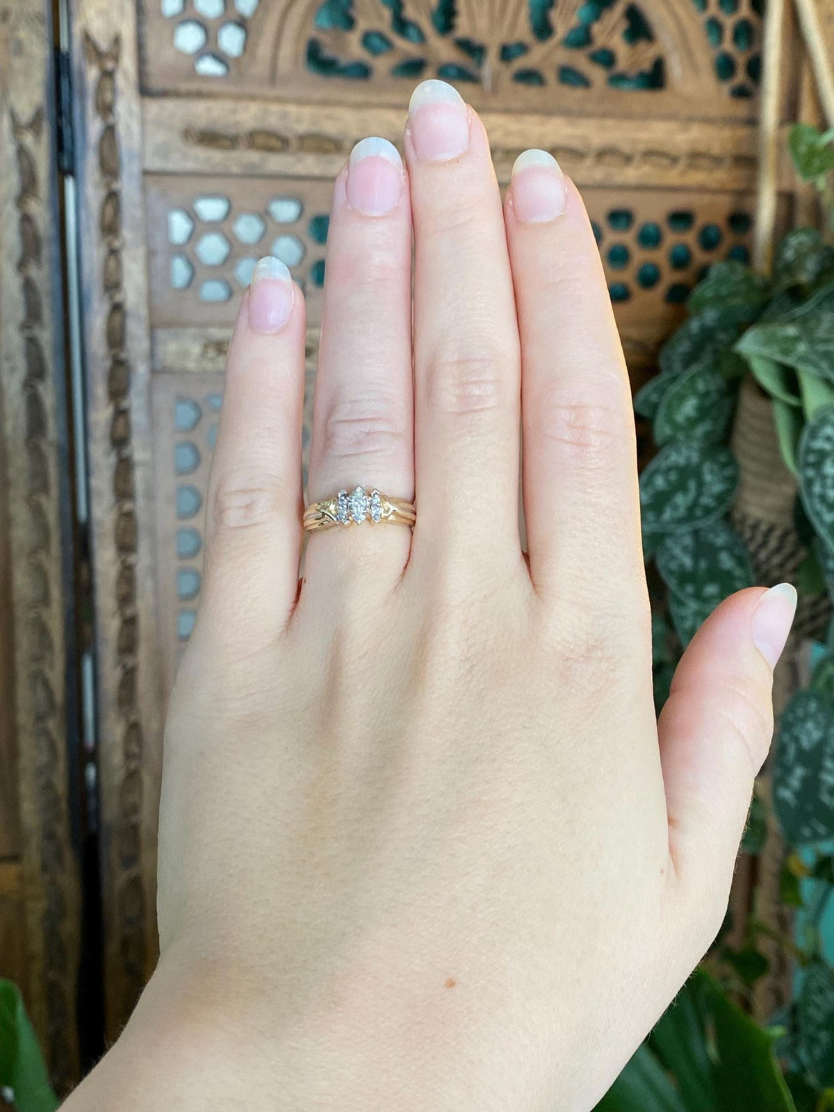Vintage Solid 14k White & Yellow Gold Diamonds Ring - Size 5