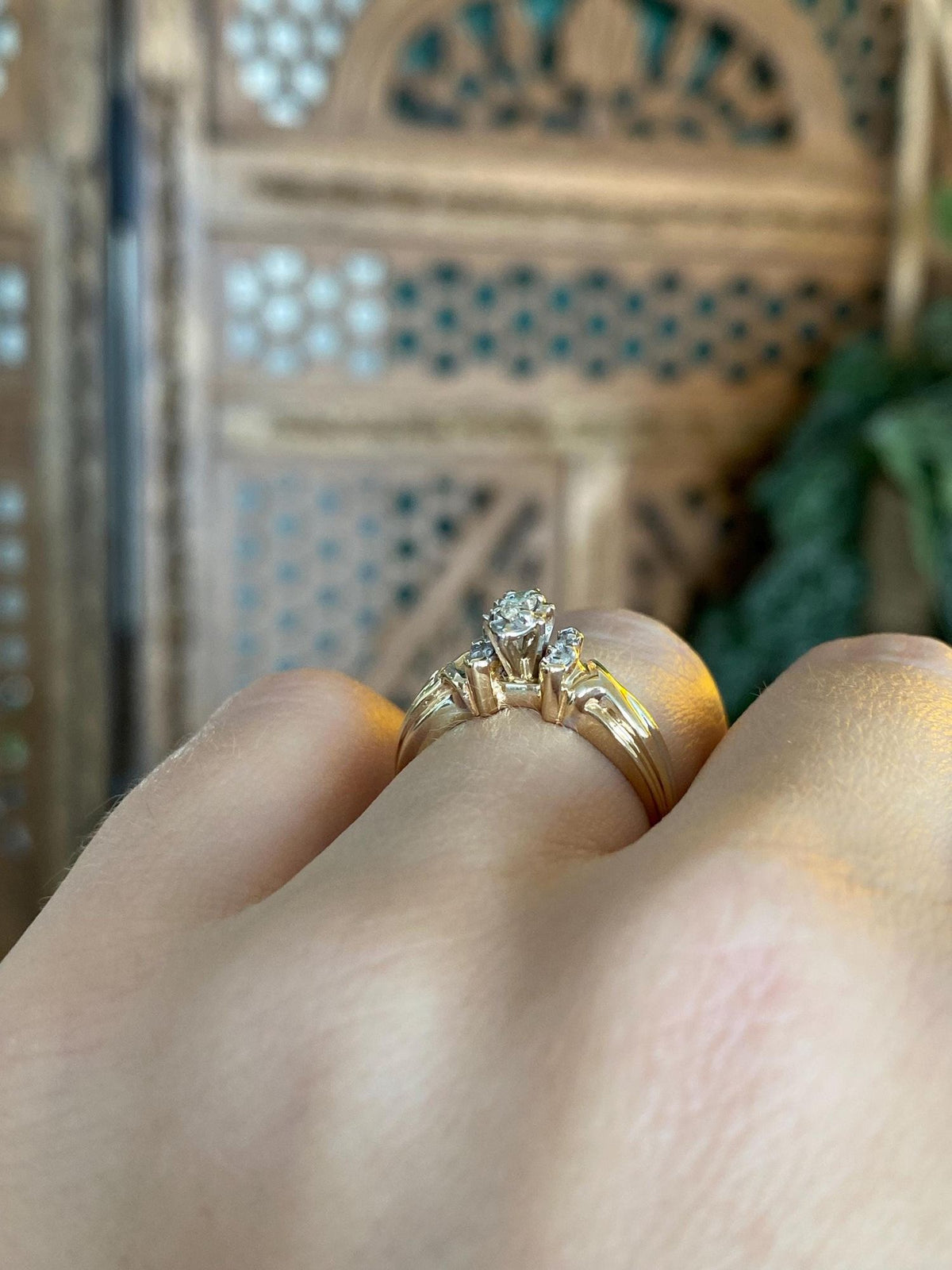 Vintage Solid 14k White & Yellow Gold Diamonds Ring - Size 5