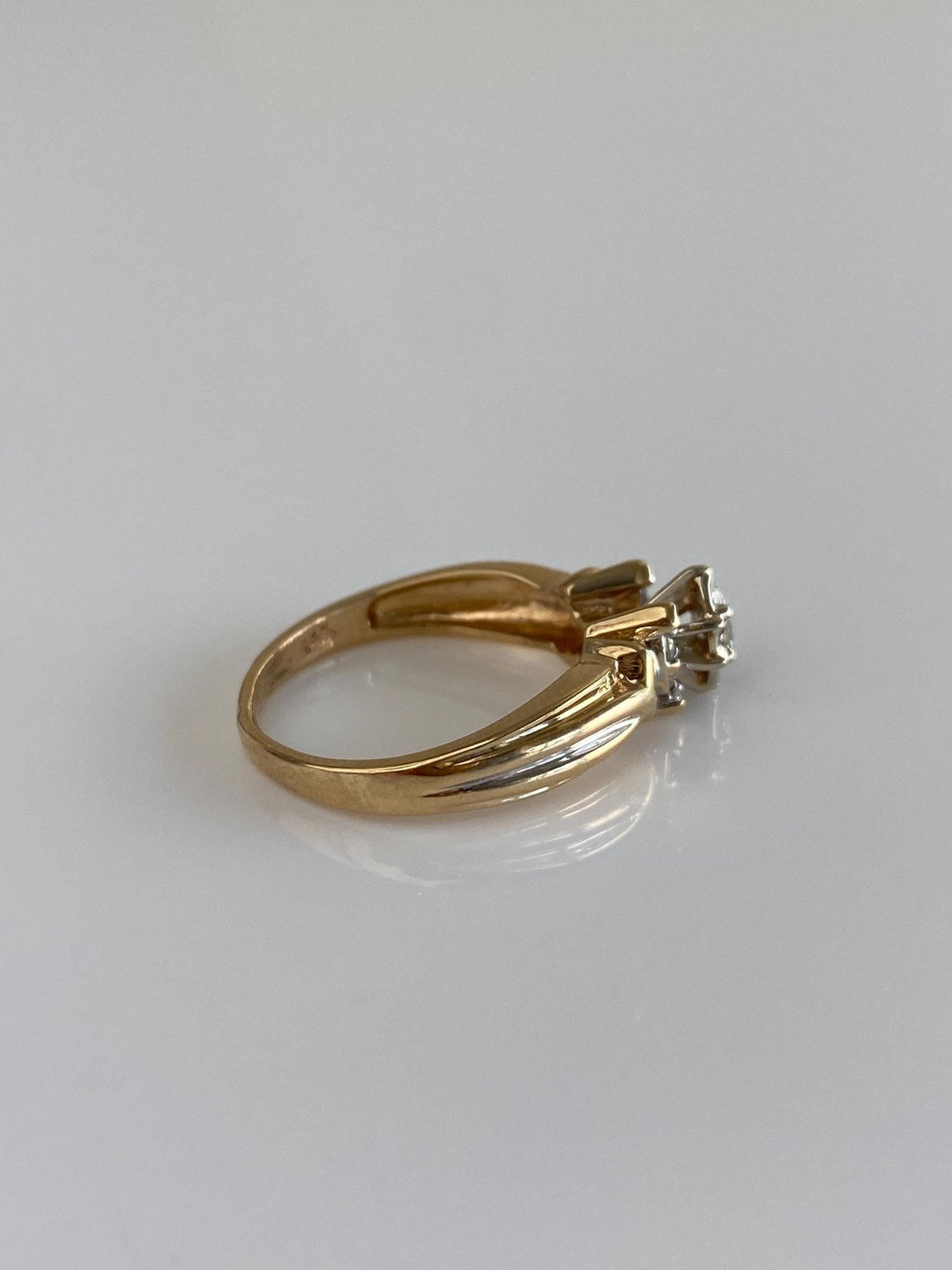 Vintage Solid 14k White & Yellow Gold Diamonds Ring - Size 5