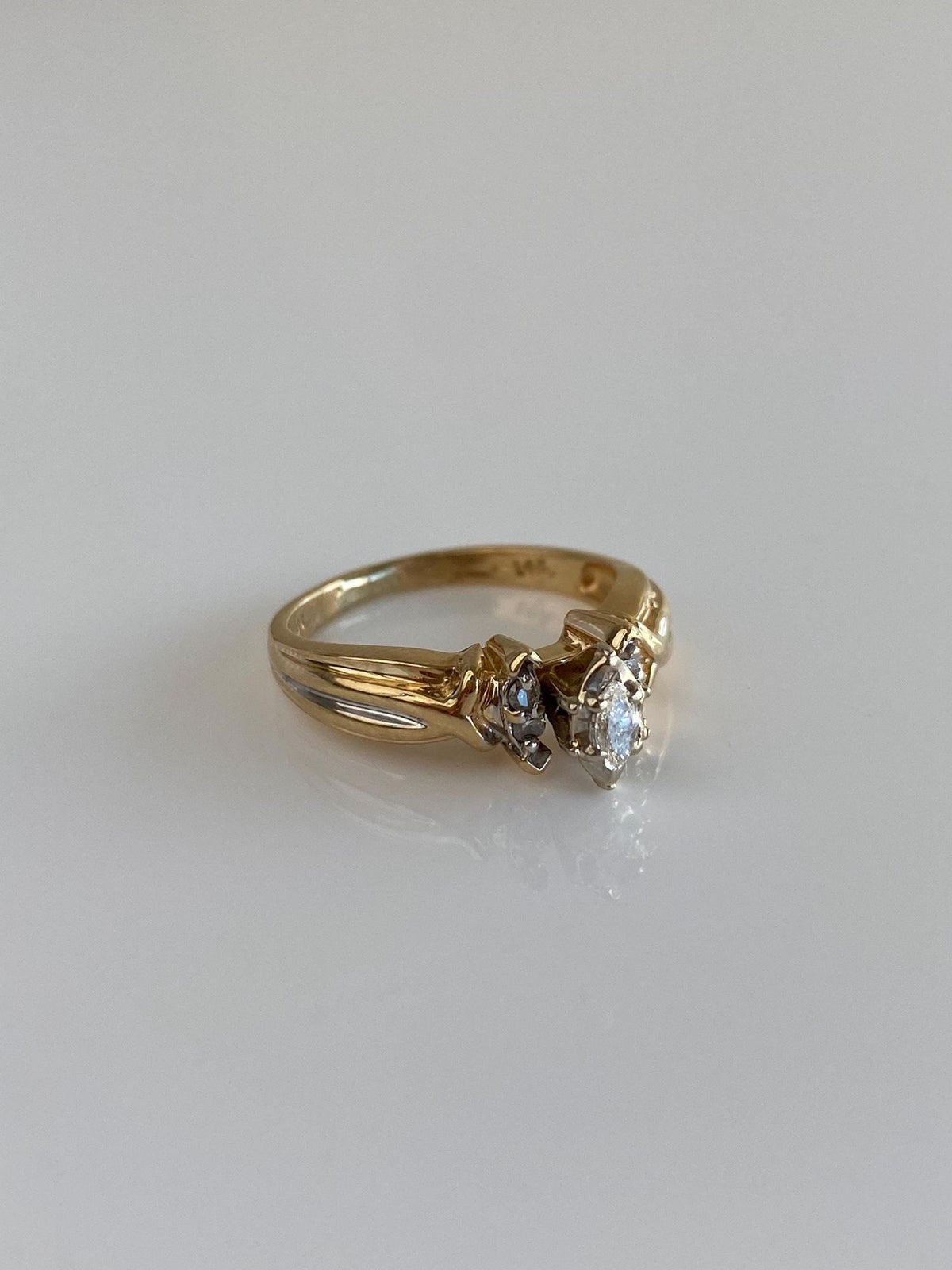 Vintage Solid 14k White & Yellow Gold Diamonds Ring - Size 5