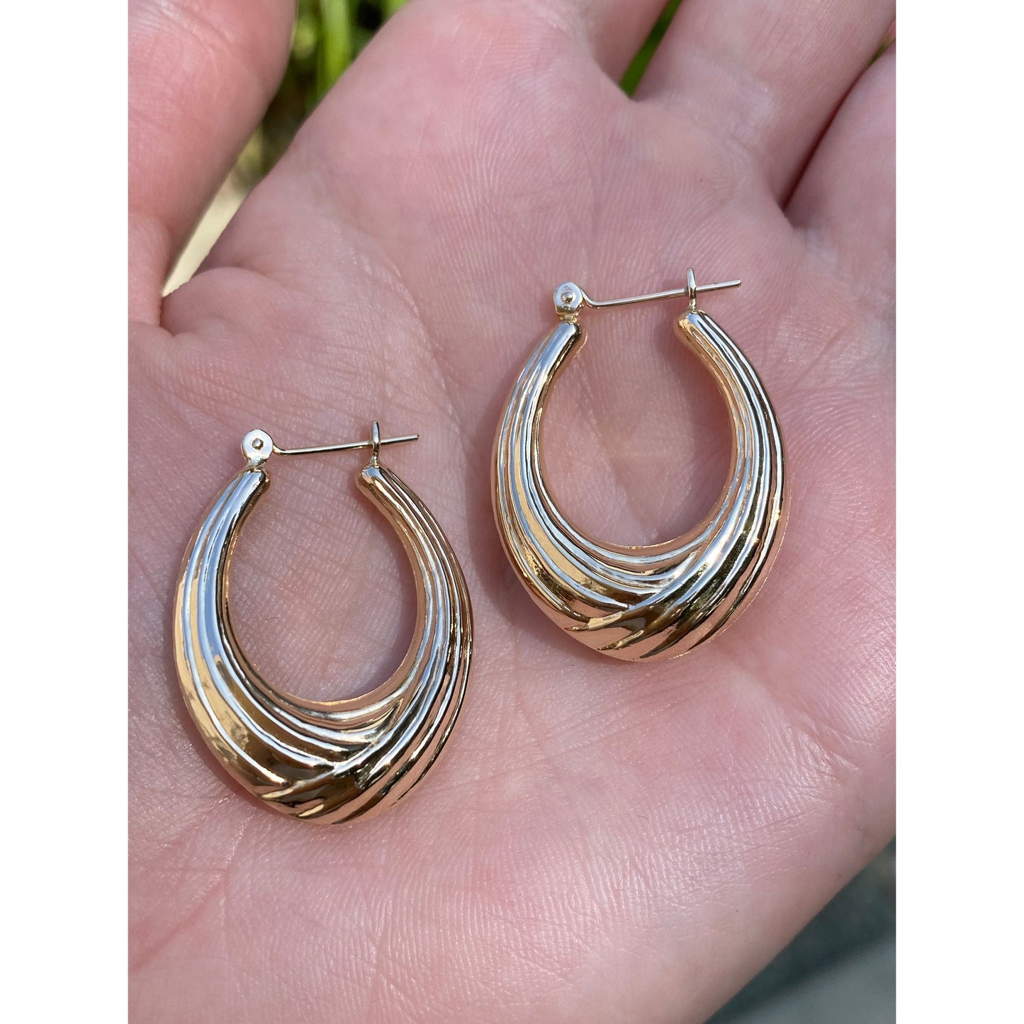 Vintage 14k Yellow Gold Textured Oval Hoop Earrings