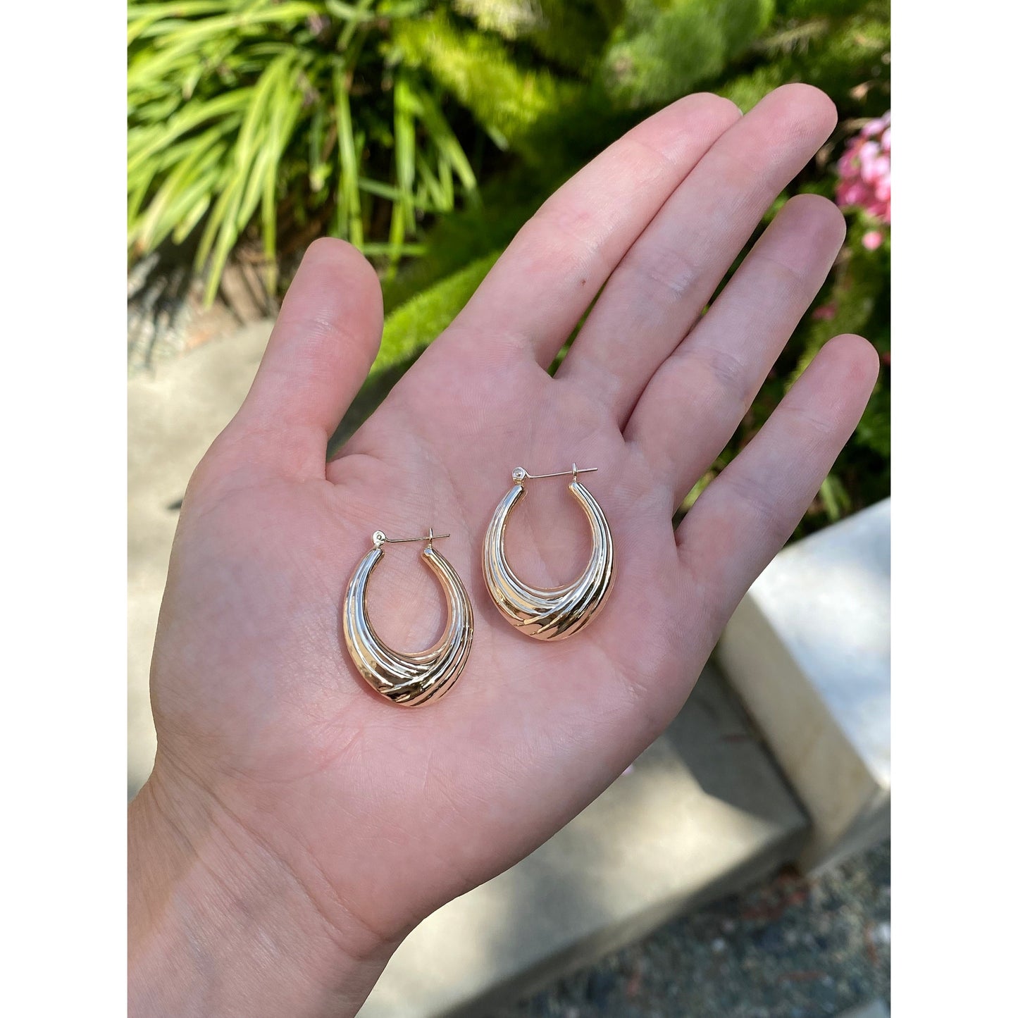 Vintage 14k Yellow Gold Textured Oval Hoop Earrings