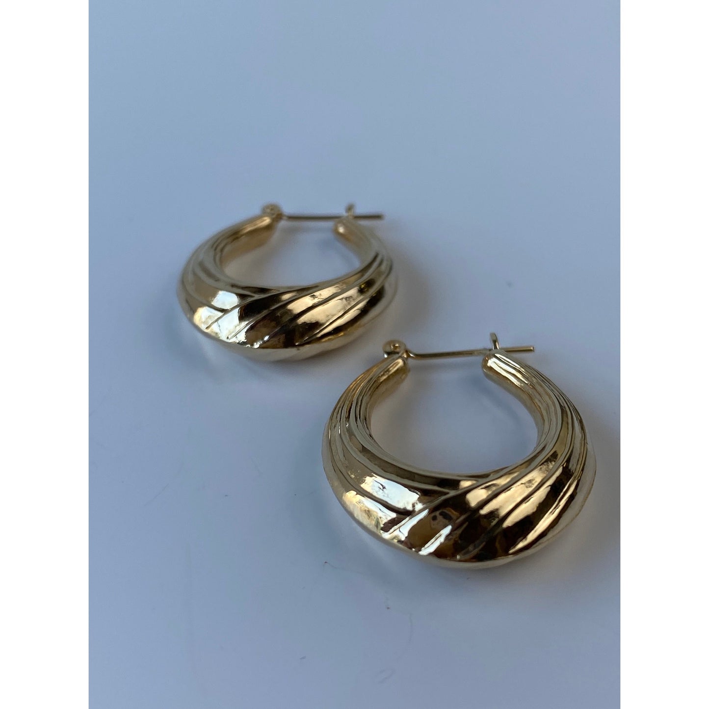 Vintage 14k Yellow Gold Textured Oval Hoop Earrings