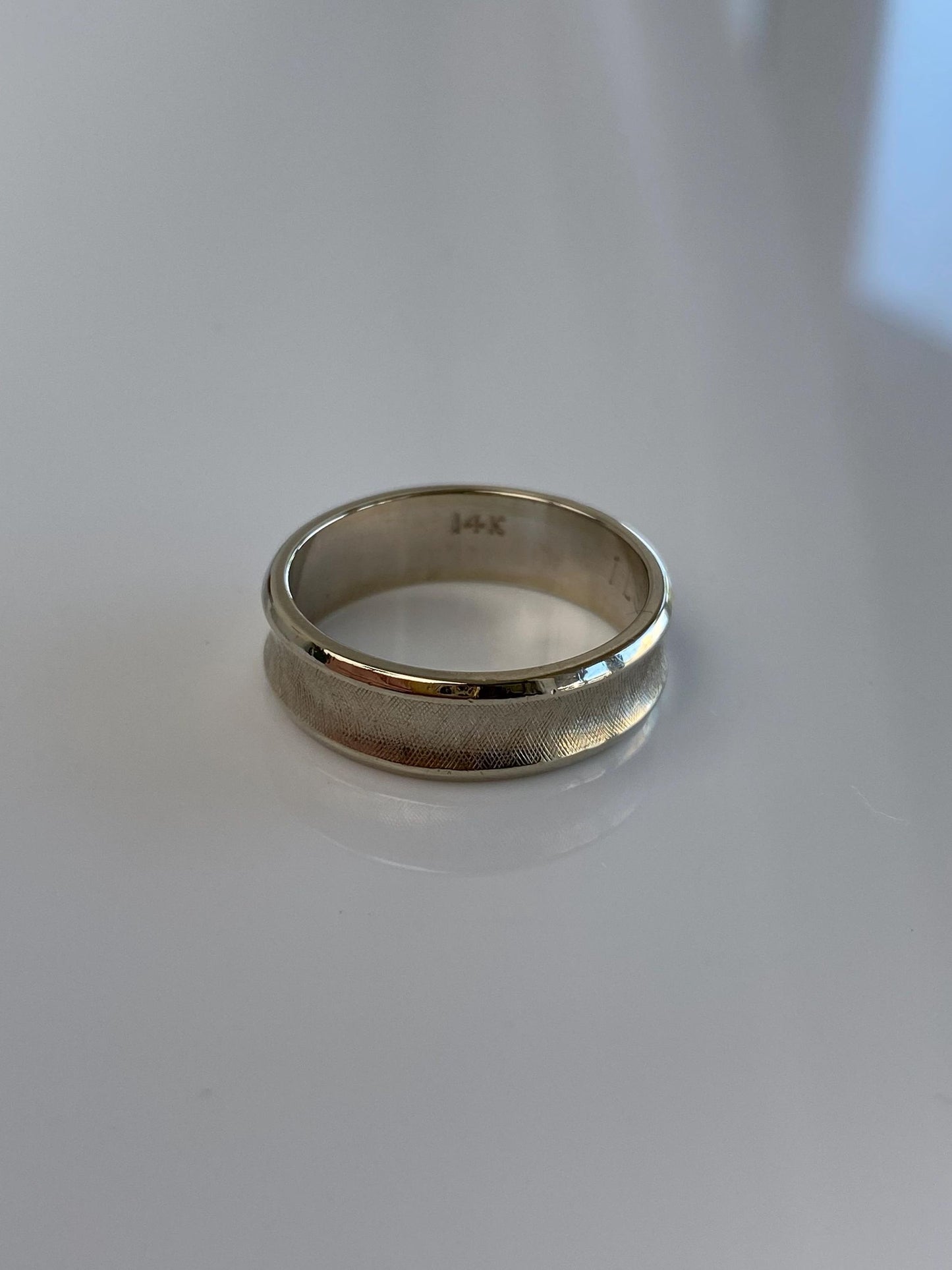 Vintage Solid 14k White Gold Crosshatch Inverted Ring Band - Size 8.25