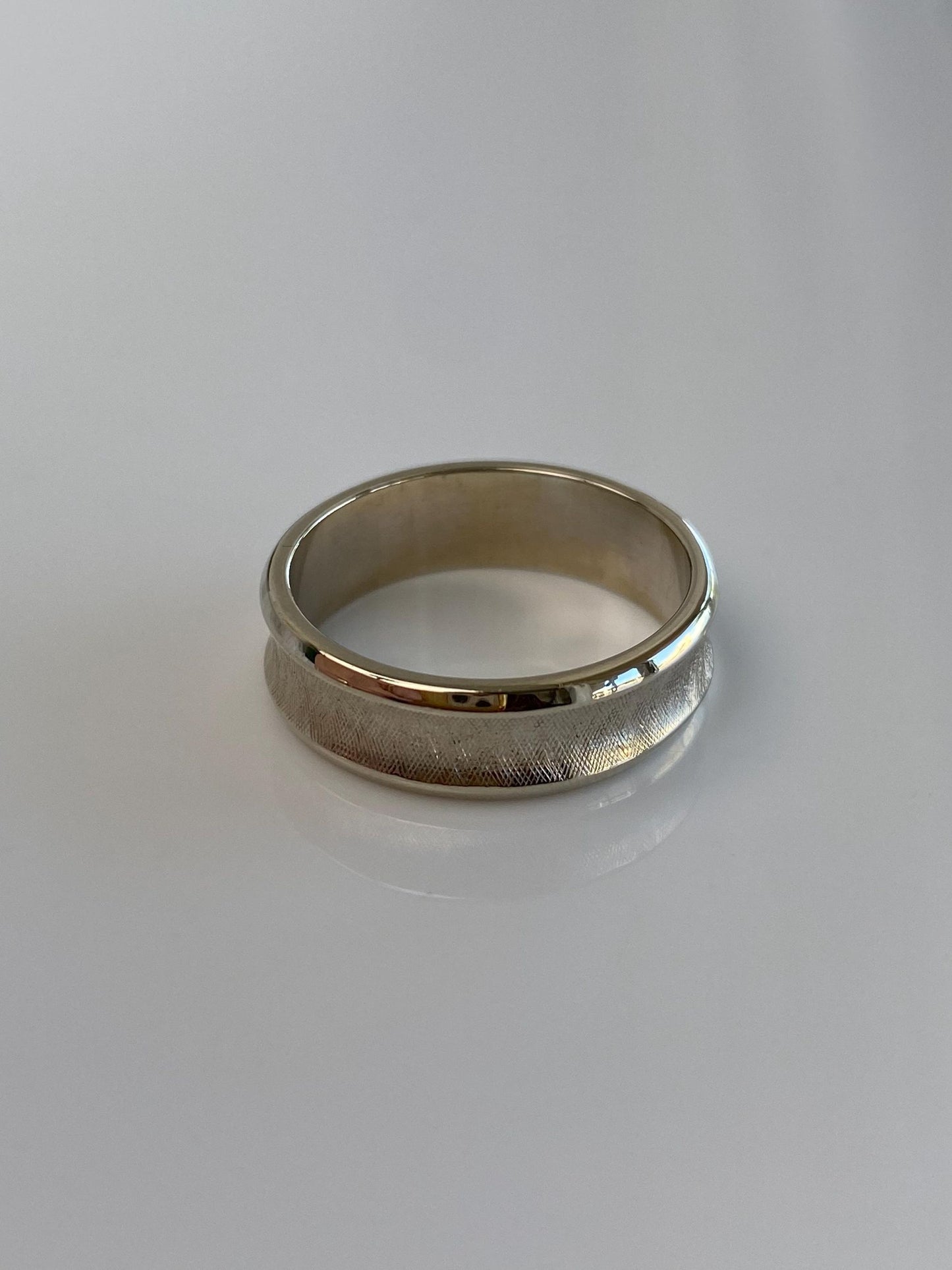 Vintage Solid 14k White Gold Crosshatch Inverted Ring Band - Size 8.25