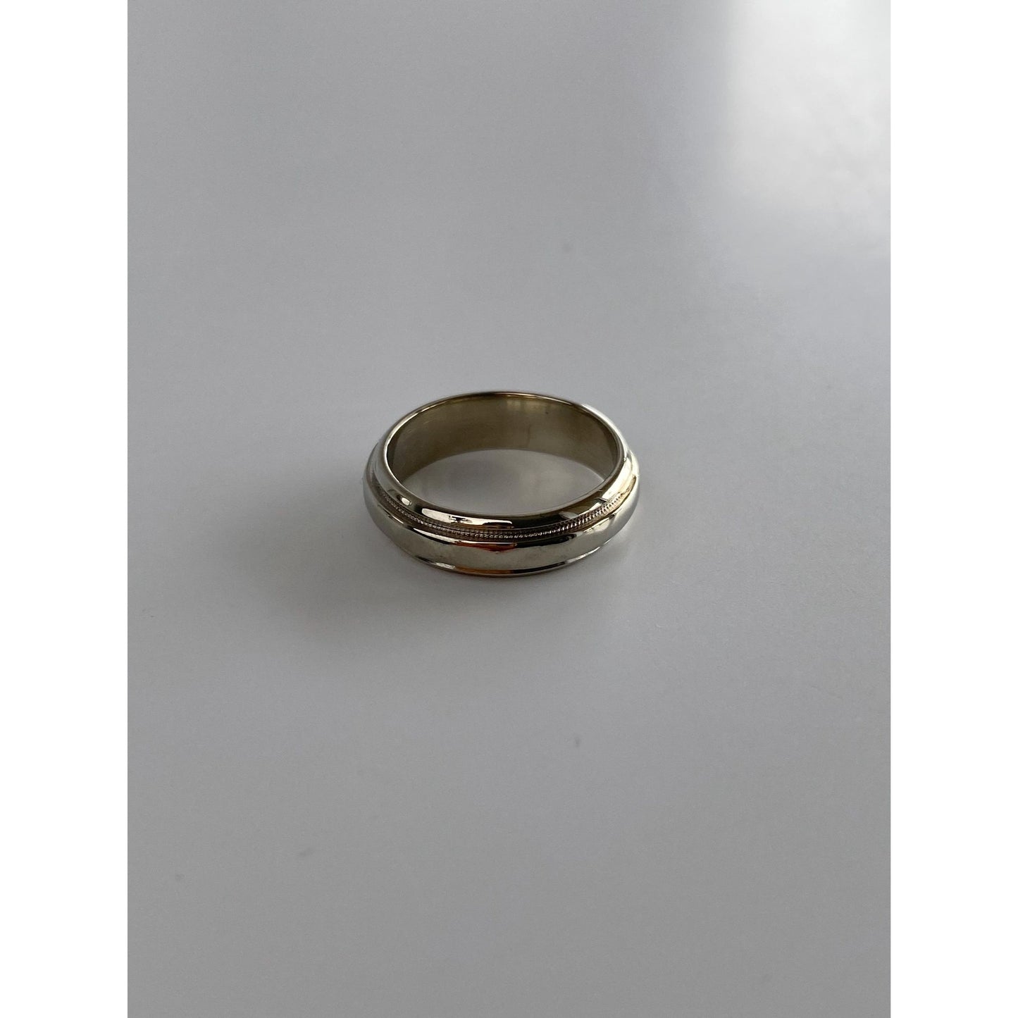 Vintage Solid 14k White Gold Lined Ring Band - Size 3.5