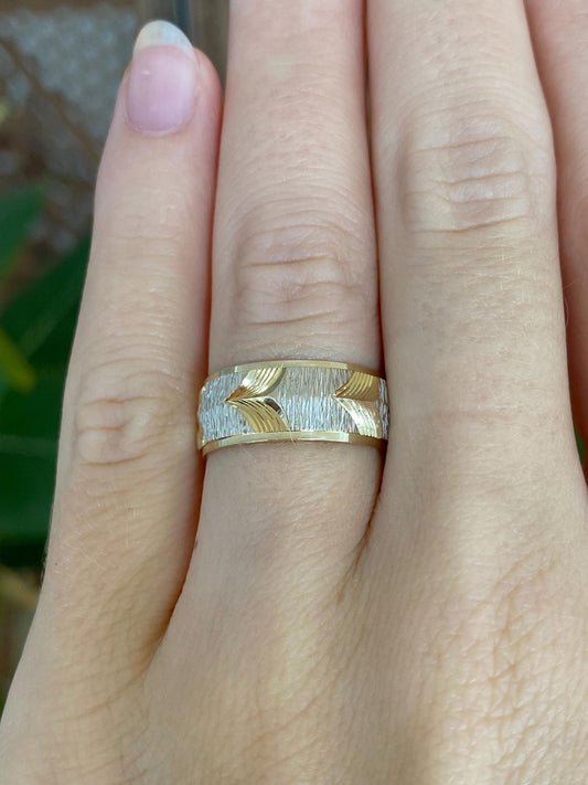 Vintage Solid 14k White & Yellow Gold Diamond Cut Ring - Size 6.25