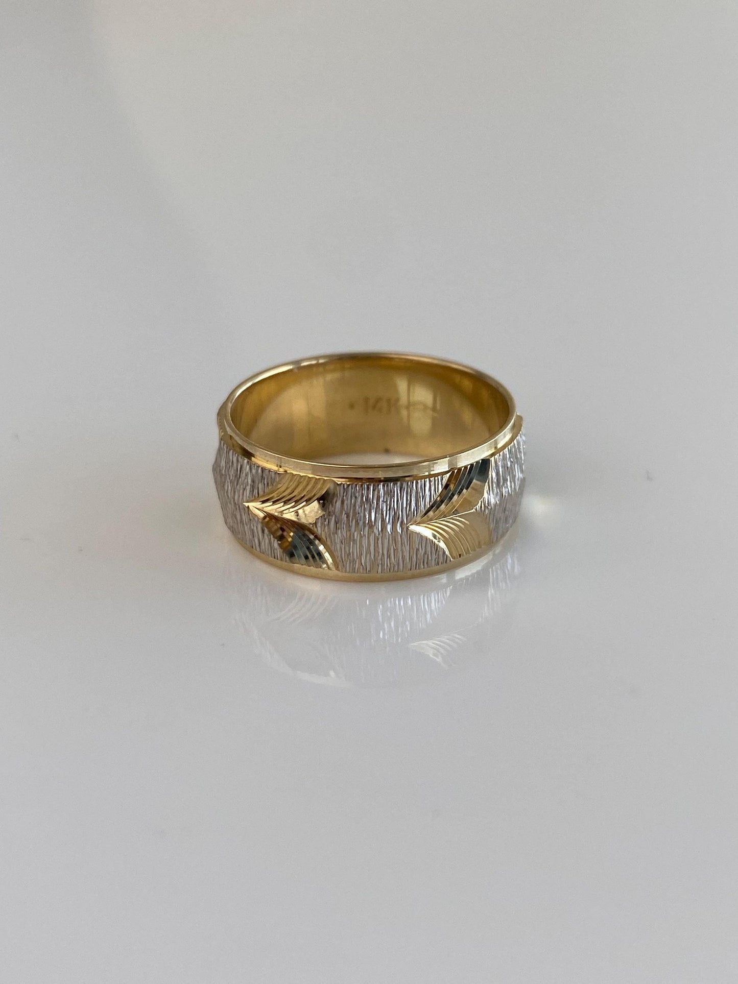 Vintage Solid 14k White & Yellow Gold Diamond Cut Ring - Size 6.25