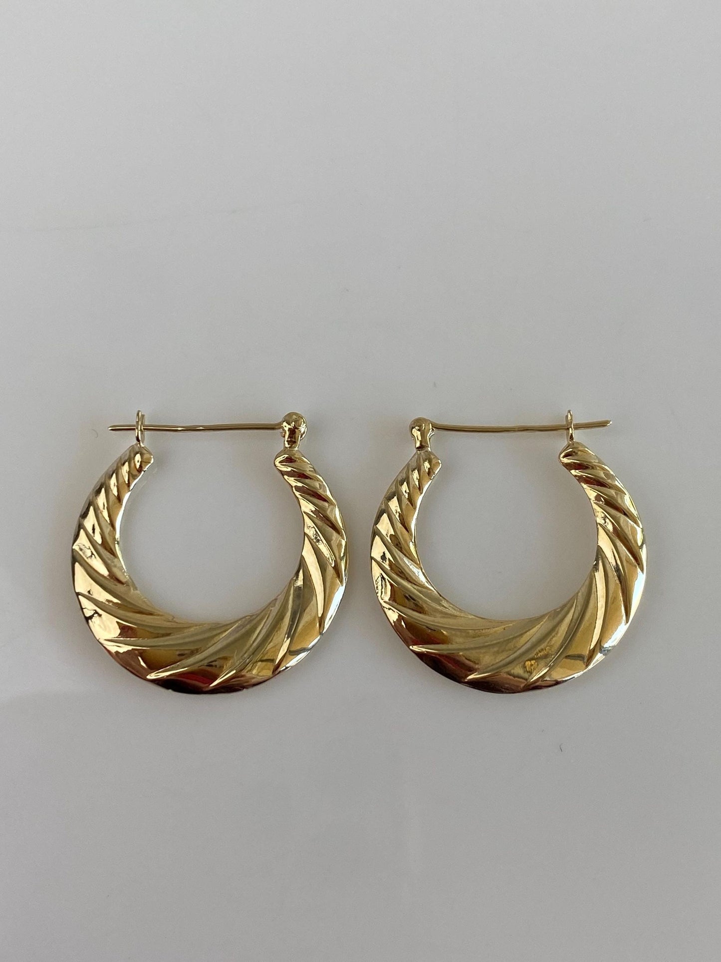 Vintage 14k Yellow Gold Textured Tapered Hoop Earrings