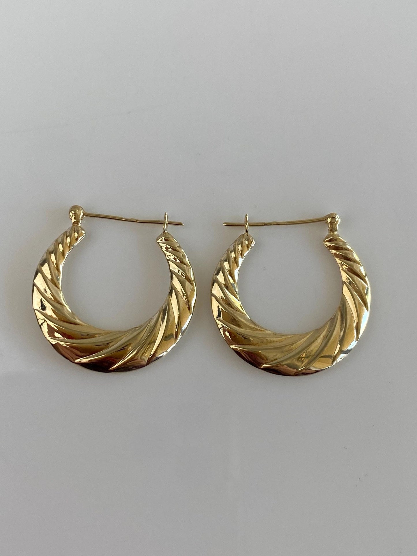 Vintage 14k Yellow Gold Textured Tapered Hoop Earrings