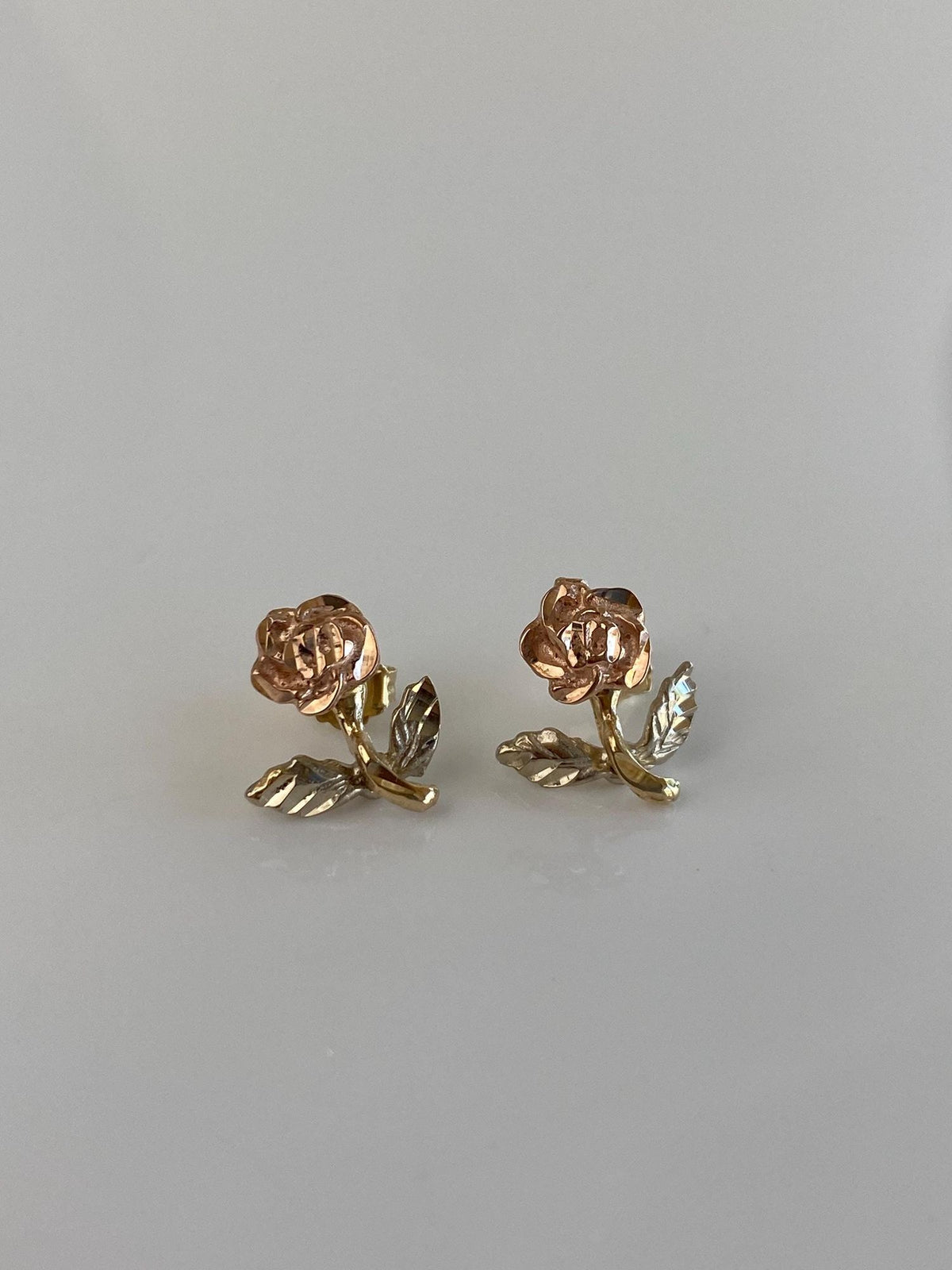 Vintage Solid 14k Tri Tone Gold Diamond Cut Rose Stud Earrings