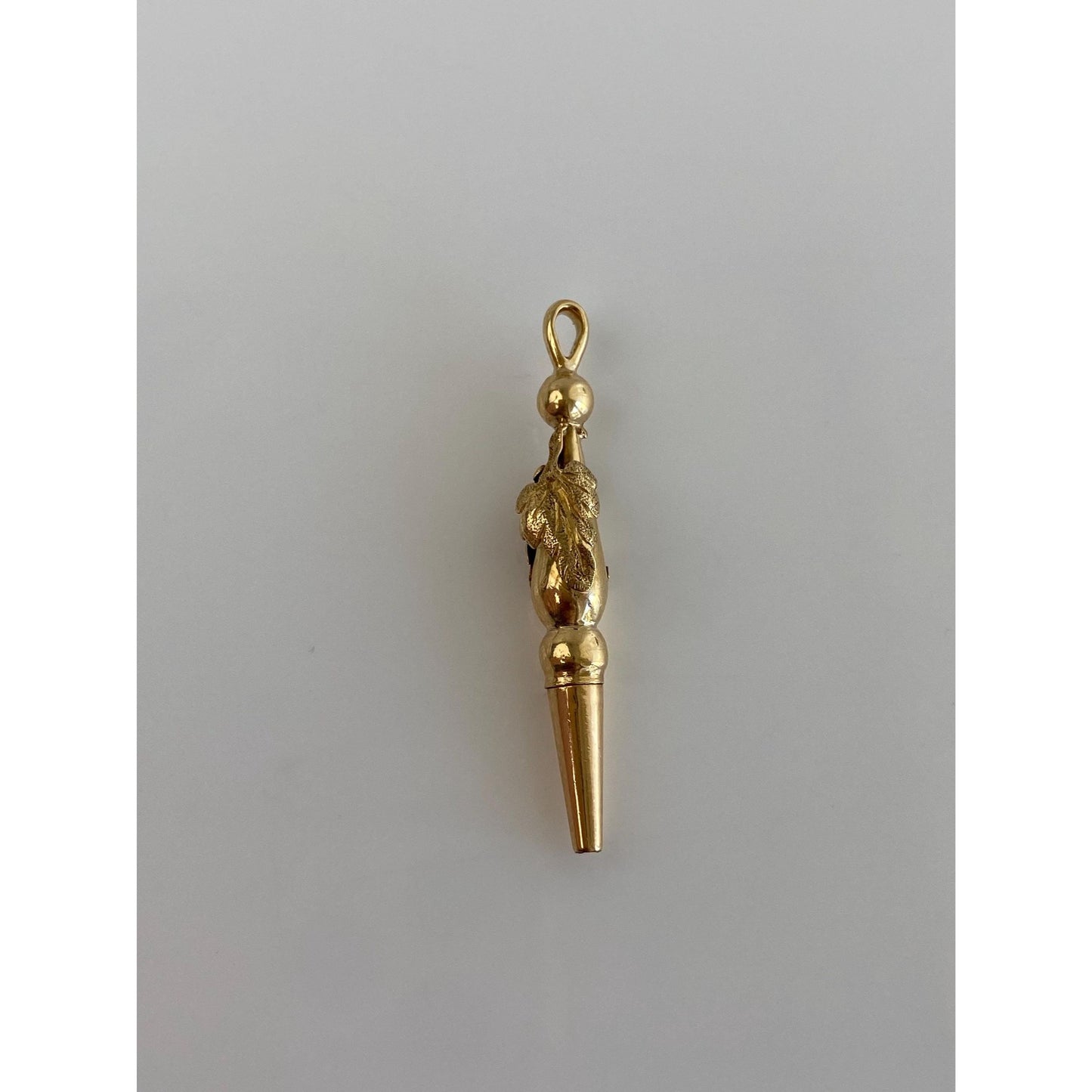Vintage 18k Yellow Gold Leaves Key Charm