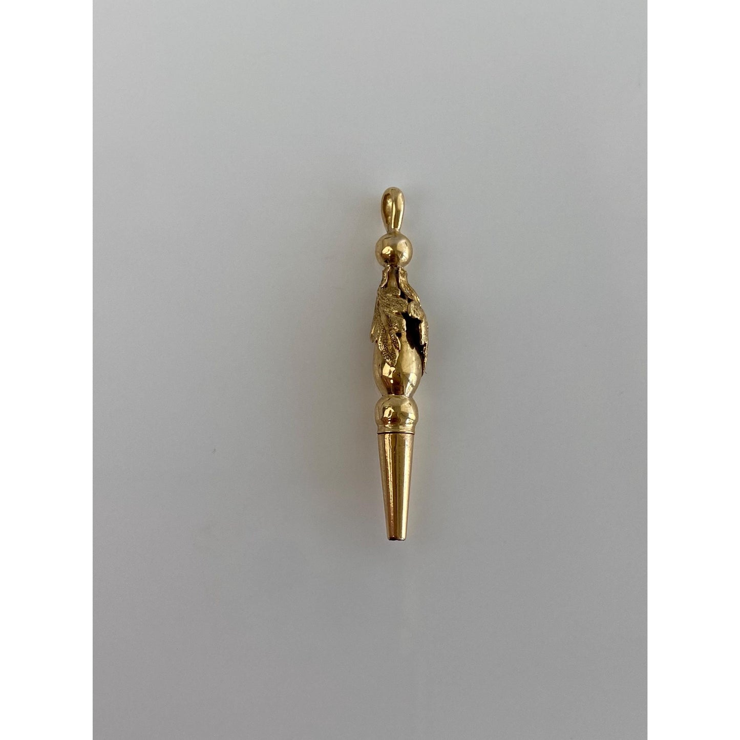 Vintage 18k Yellow Gold Leaves Key Charm