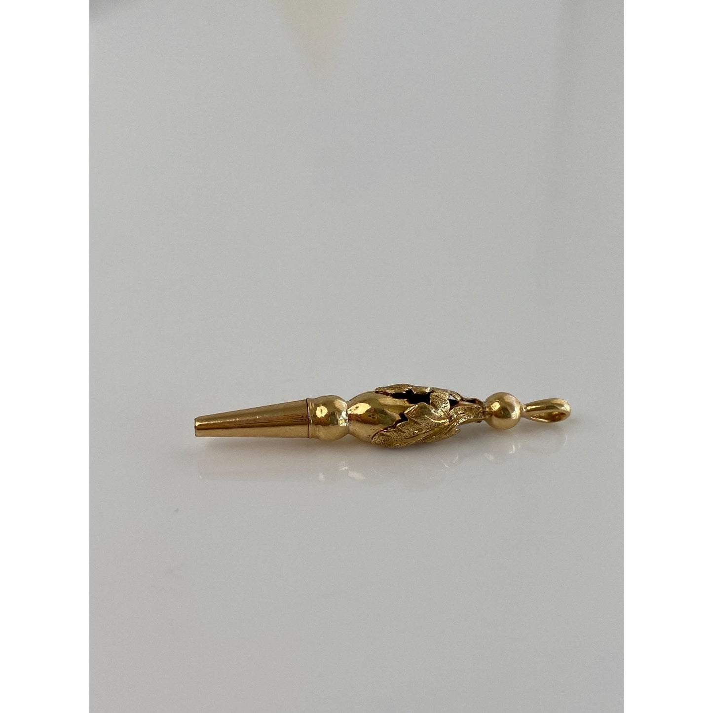 Vintage 18k Yellow Gold Leaves Key Charm