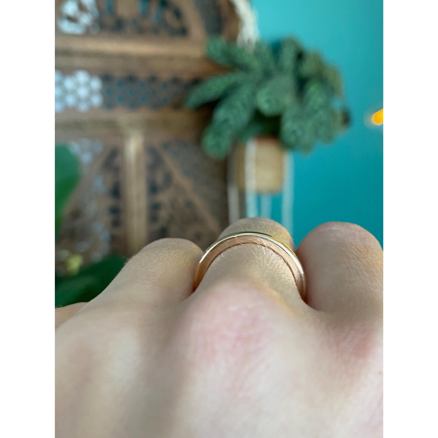 Vintage Solid 18k Yellow Gold Ring Band - Size 5.75