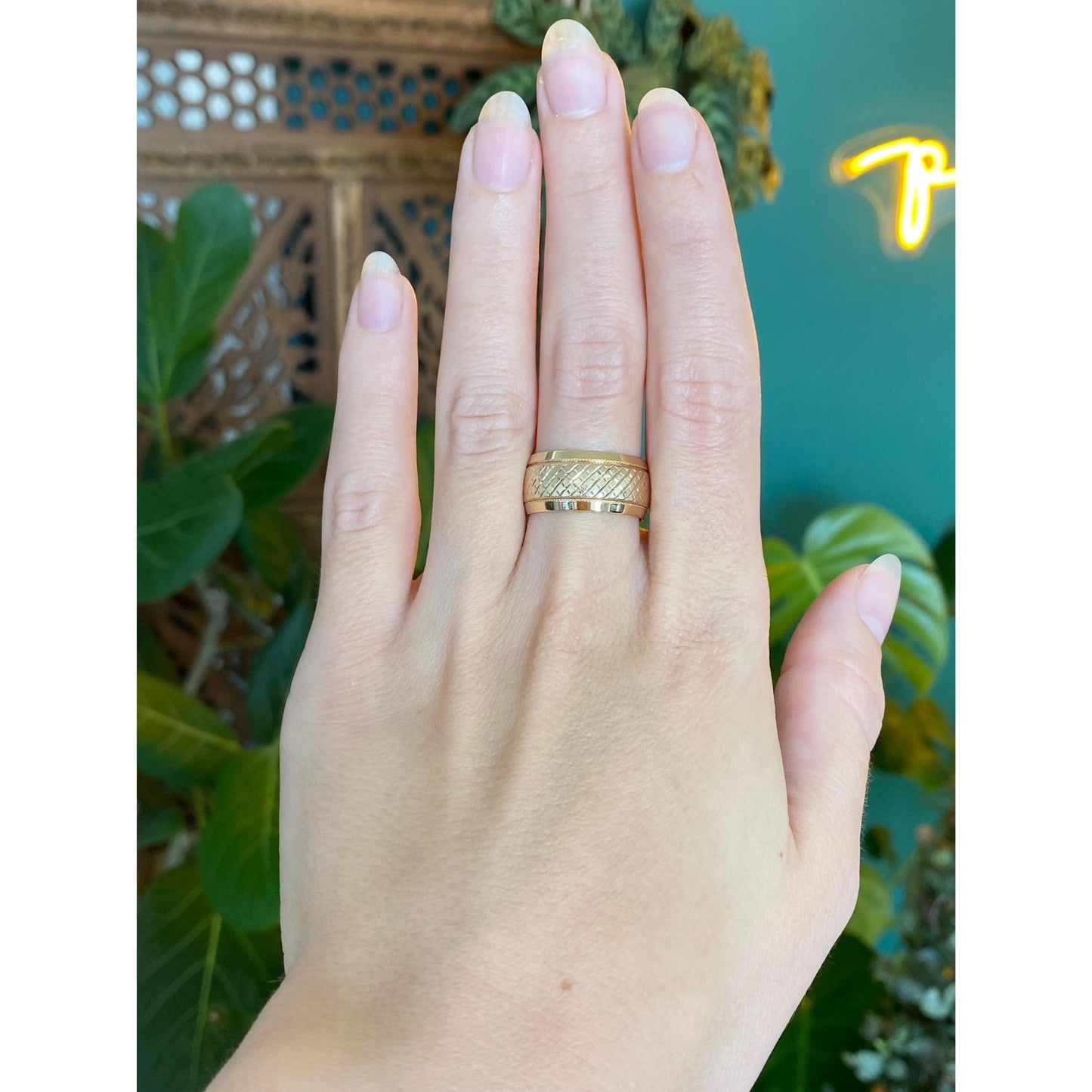 Vintage Solid 14k Yellow Gold Diamond Cut Ring Band - Size 7.5