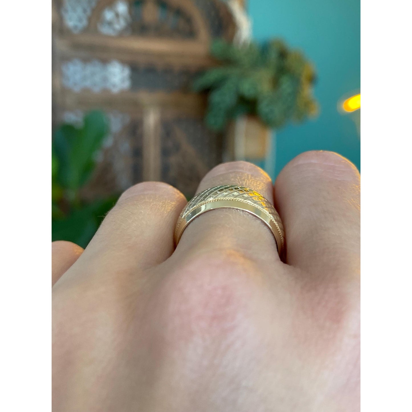 Vintage Solid 14k Yellow Gold Diamond Cut Ring Band - Size 7.5