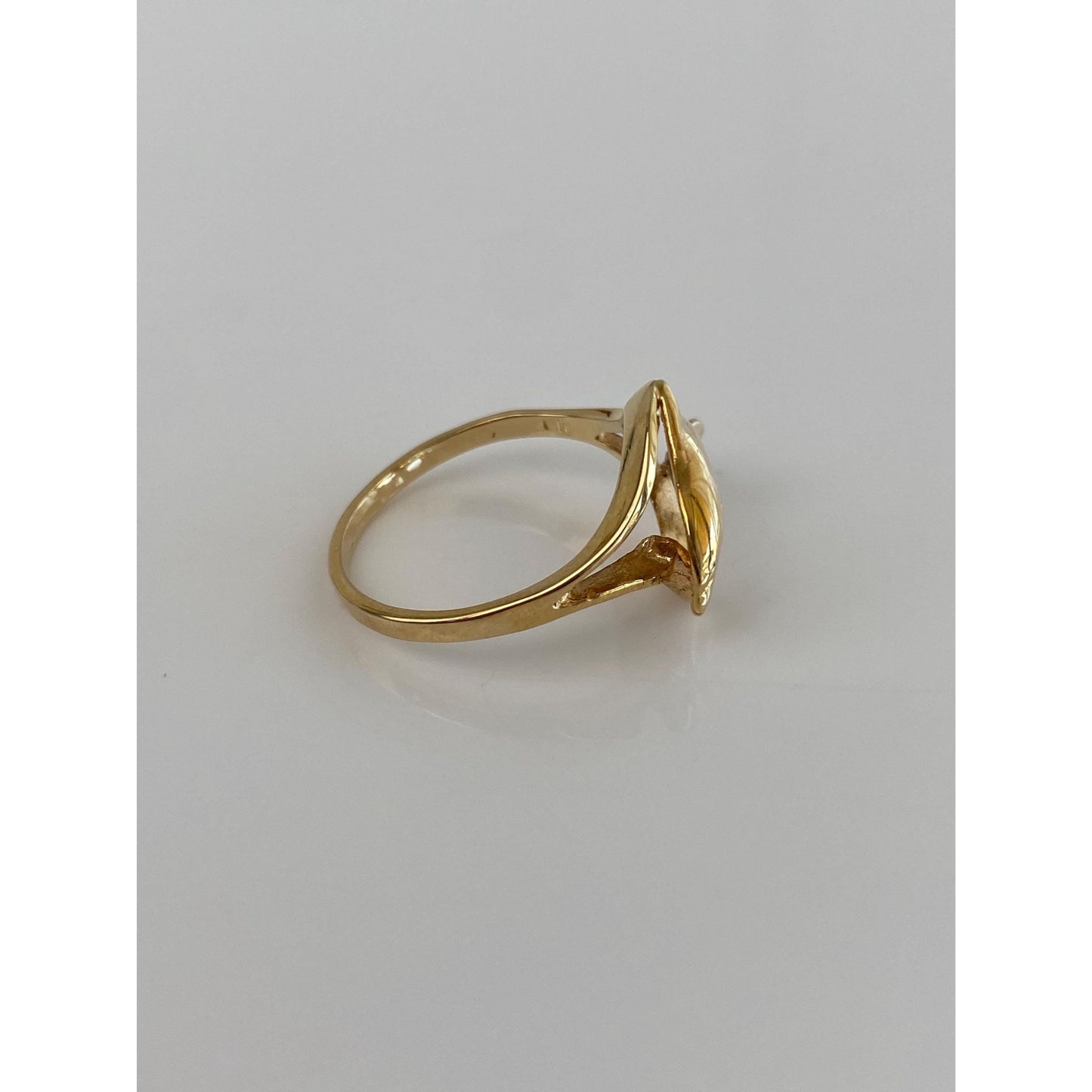 Vintage Solid 14k Yellow Gold Dolphin Ring - Size 7