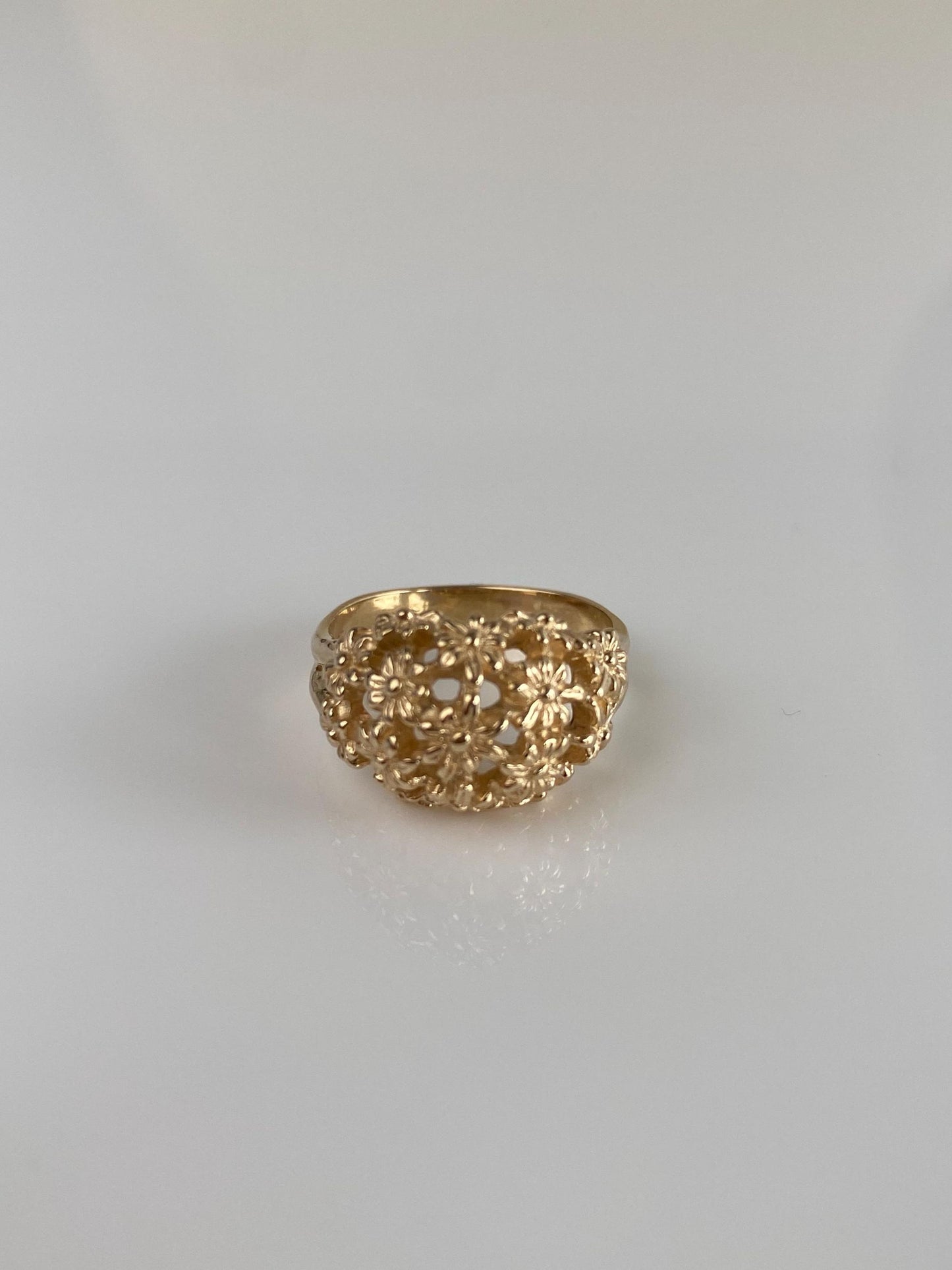 Vintage Solid 14k Yellow Gold Domed Flowers Ring - Size 4.5
